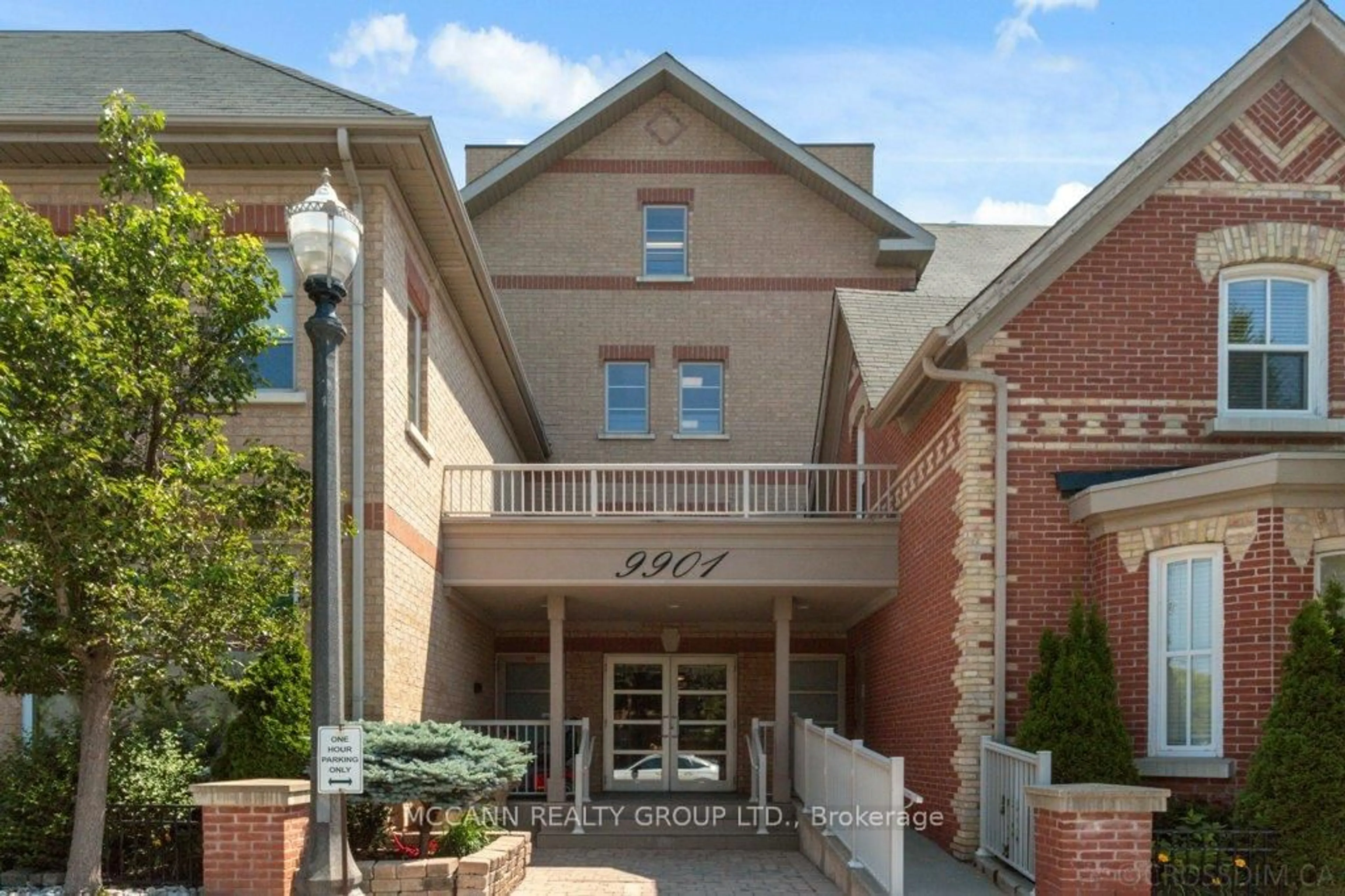 Home with brick exterior material, building for 9901 Keele St #101, Vaughan Ontario L6A 0A1