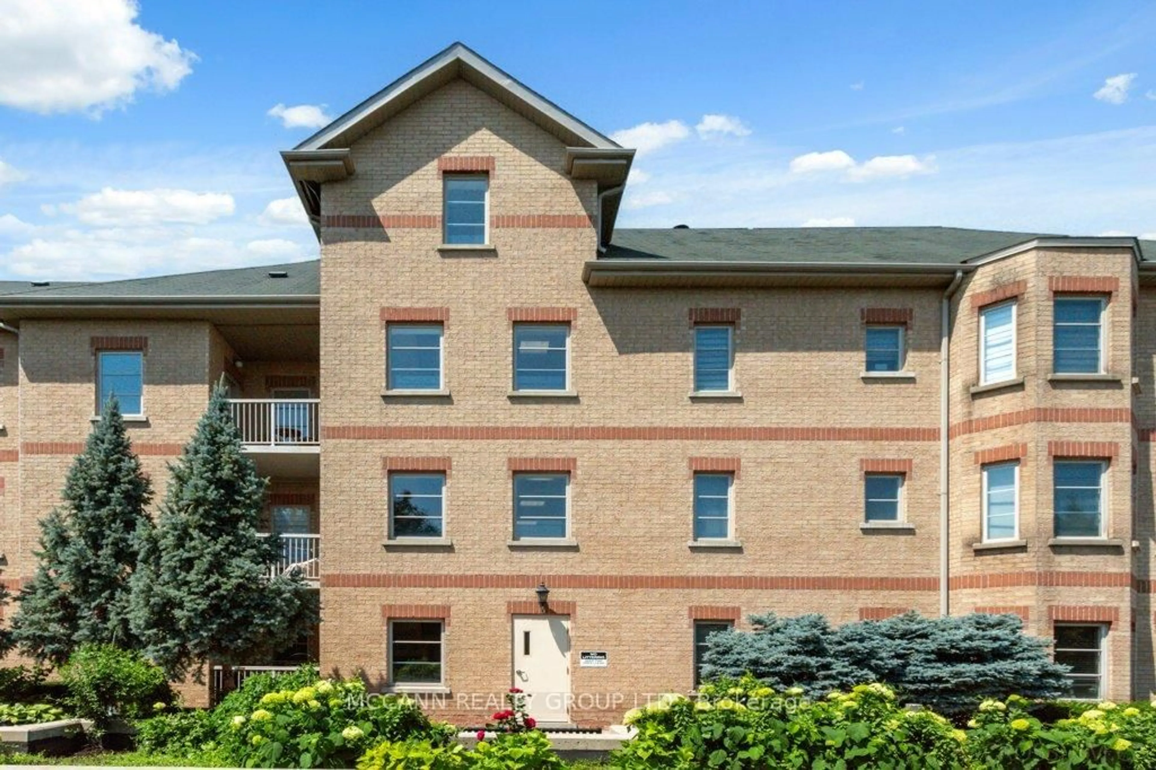 Home with brick exterior material, building for 9901 Keele St #101, Vaughan Ontario L6A 0A1