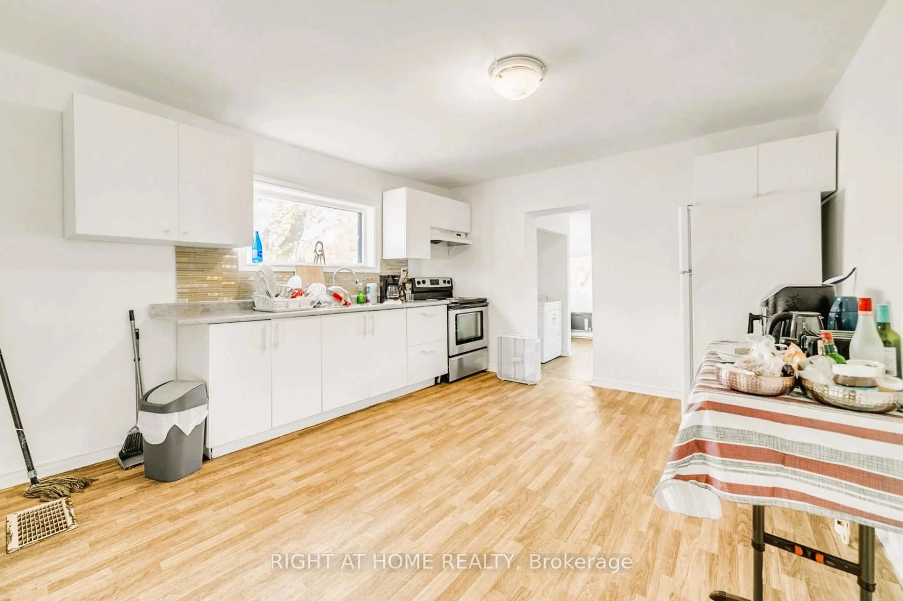 Unknown for 16958 Bayview Ave, Newmarket Ontario L3Y 6M5