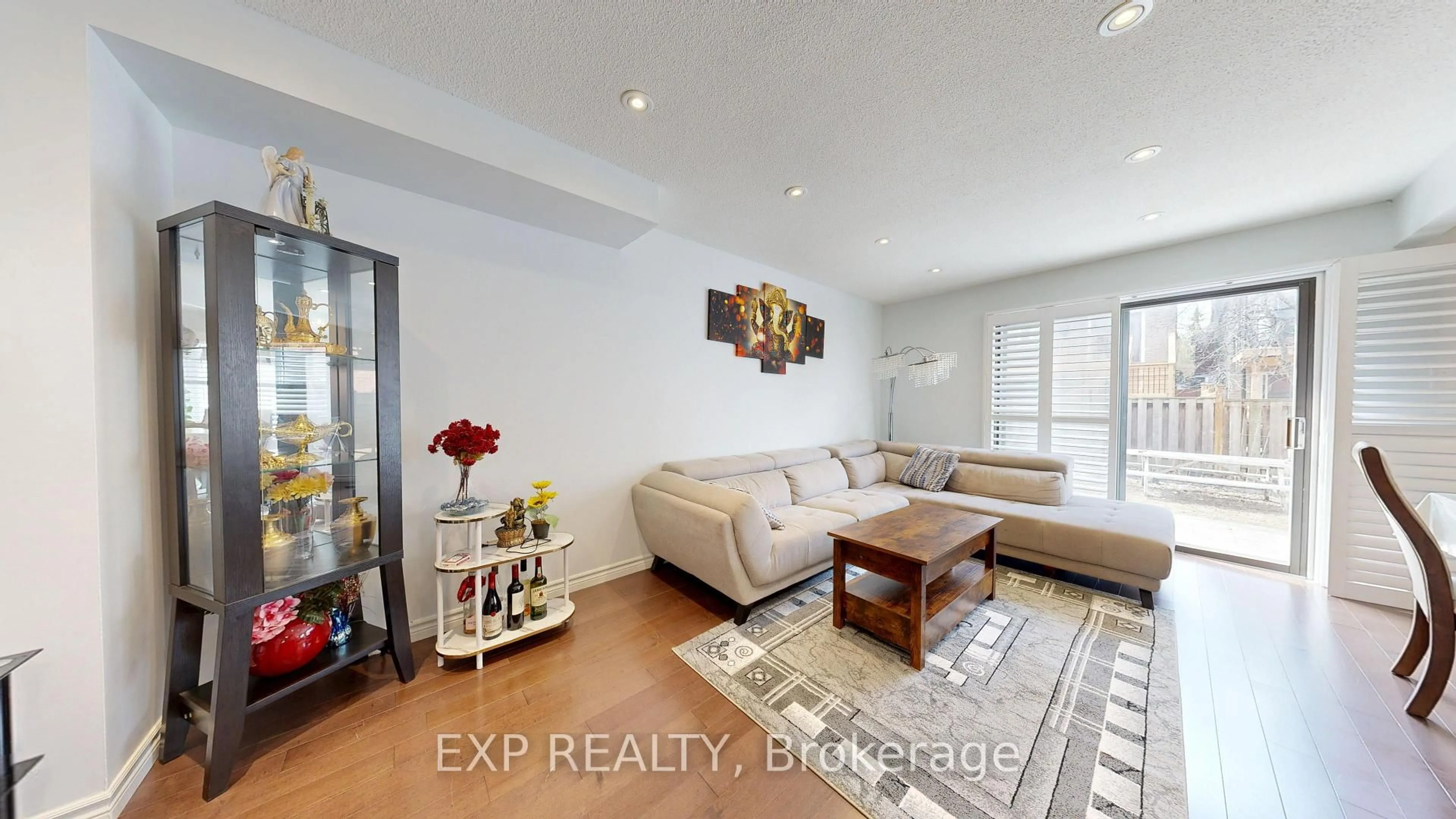 Living room with furniture, unknown for 19 Riviera Dr, Vaughan Ontario L4K 2H9