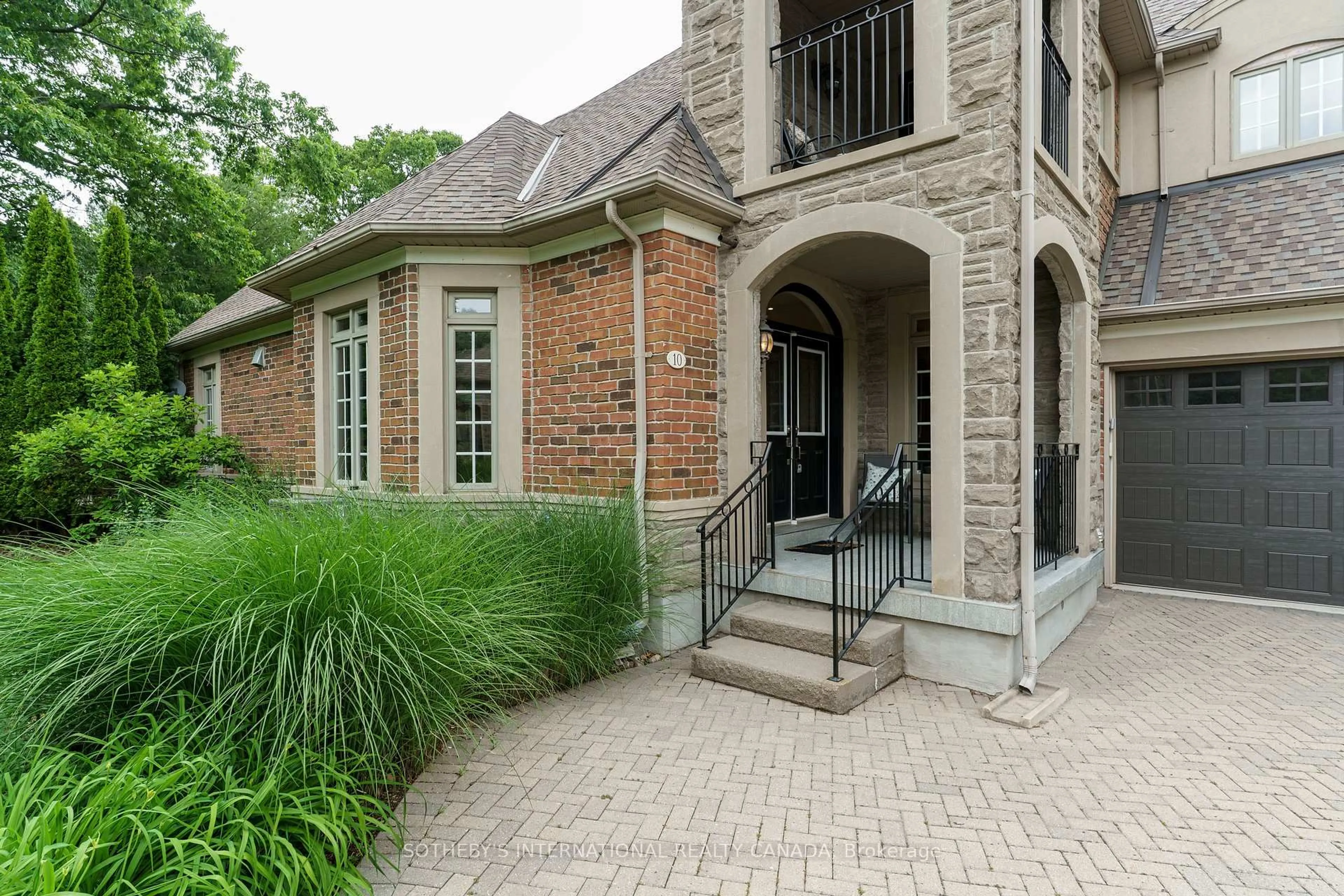 Home with brick exterior material, street for 10 Kendrick Cres #4, Aurora Ontario L4G 7S9