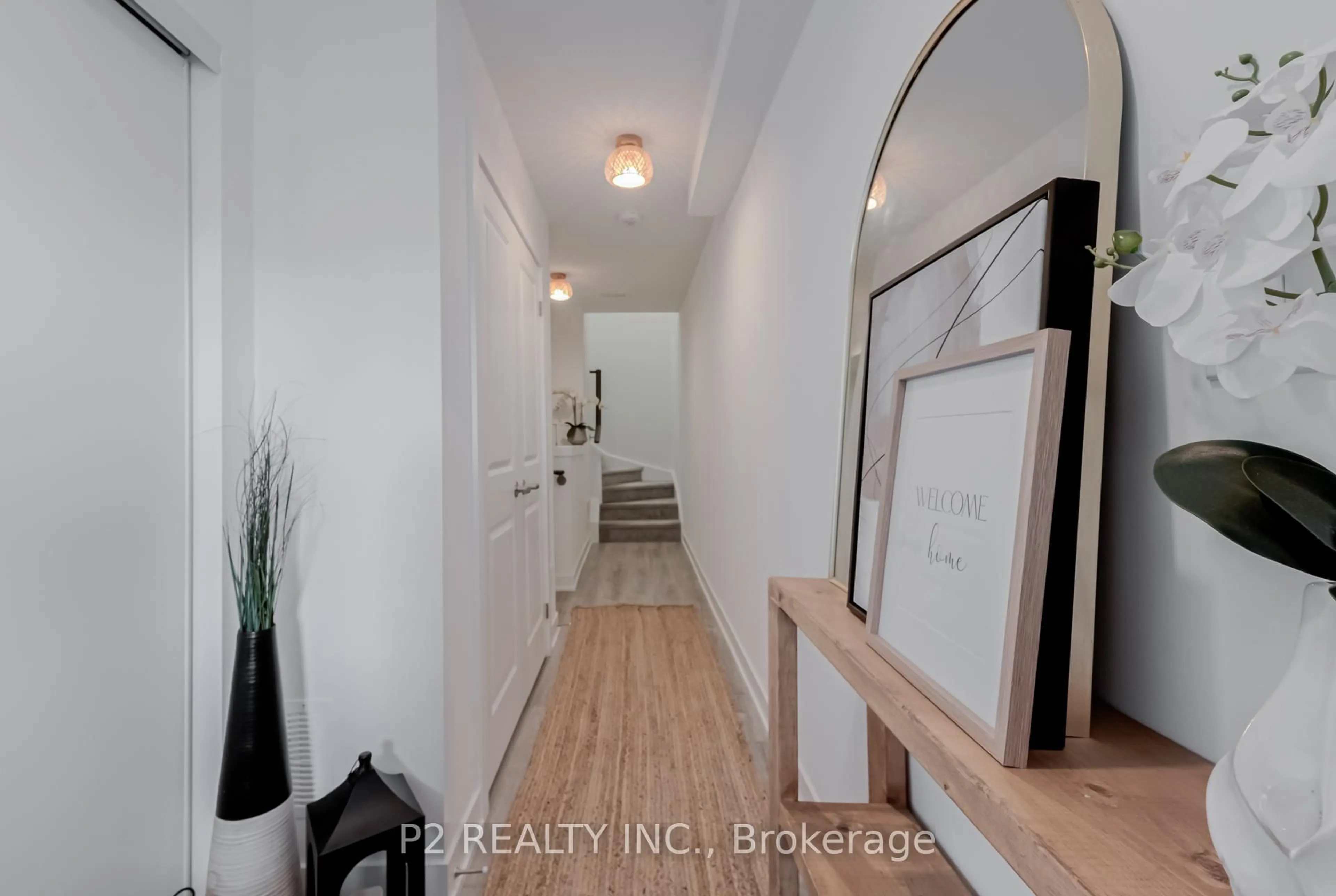 Indoor entryway for 21 Canton Lane, Whitchurch-Stouffville Ontario L4A 4W8