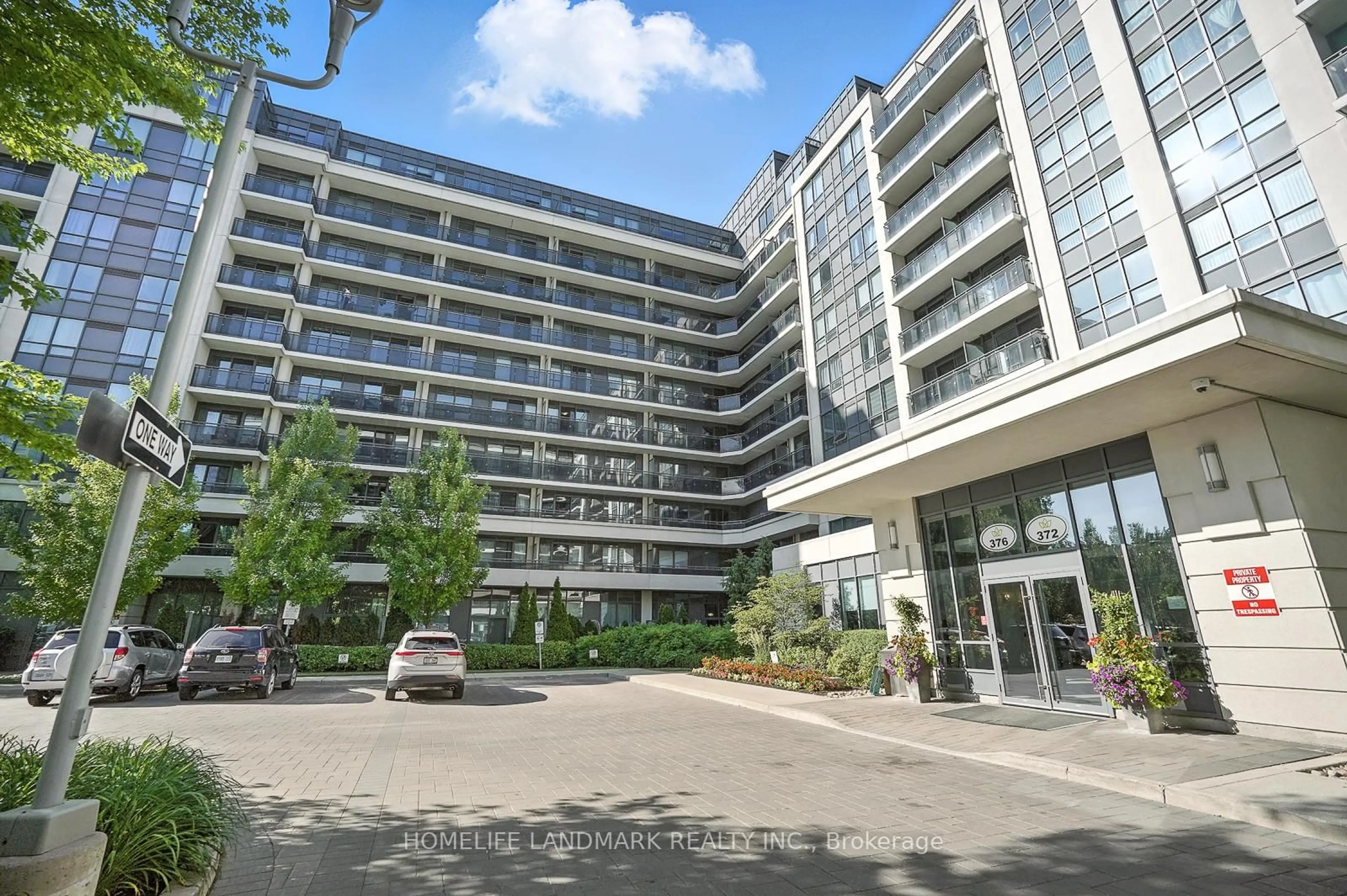Indoor foyer for 376 Highway 7 #1009, Richmond Hill Ontario L4B 0C7