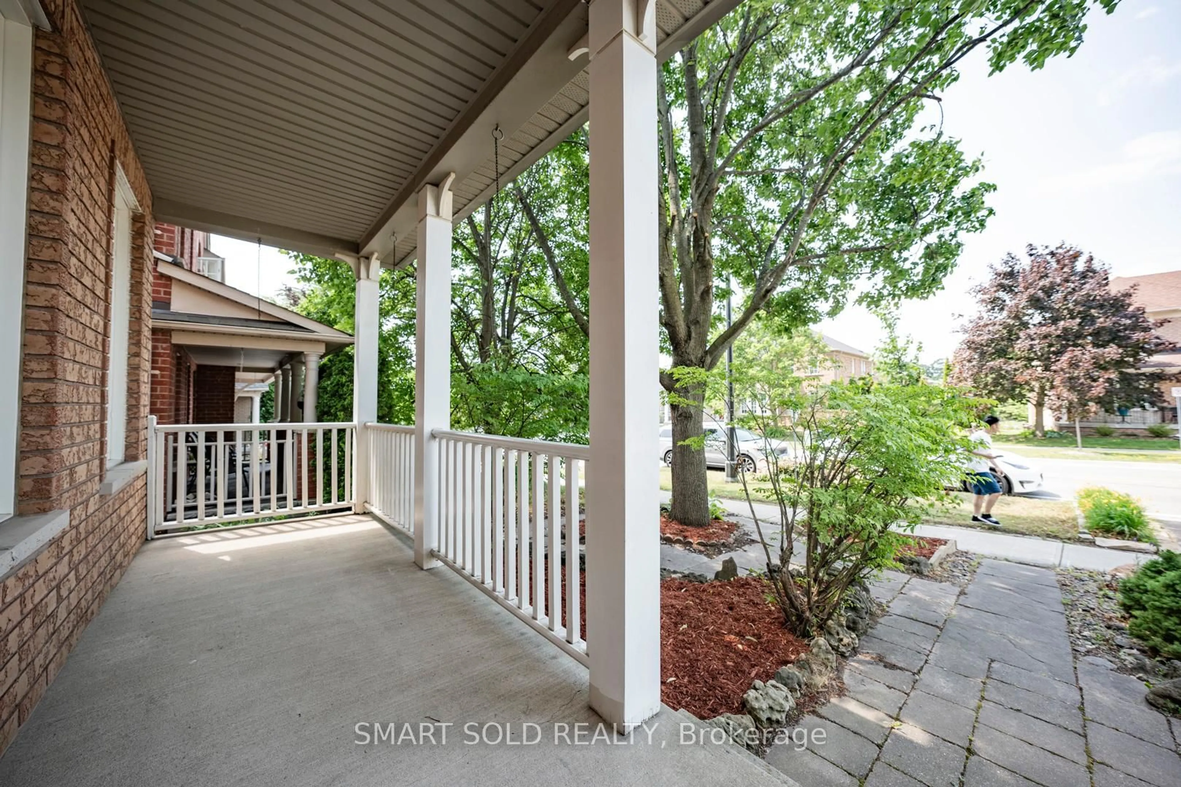 Patio, street for 43 Rollinghill Rd, Richmond Hill Ontario L4E 4C5