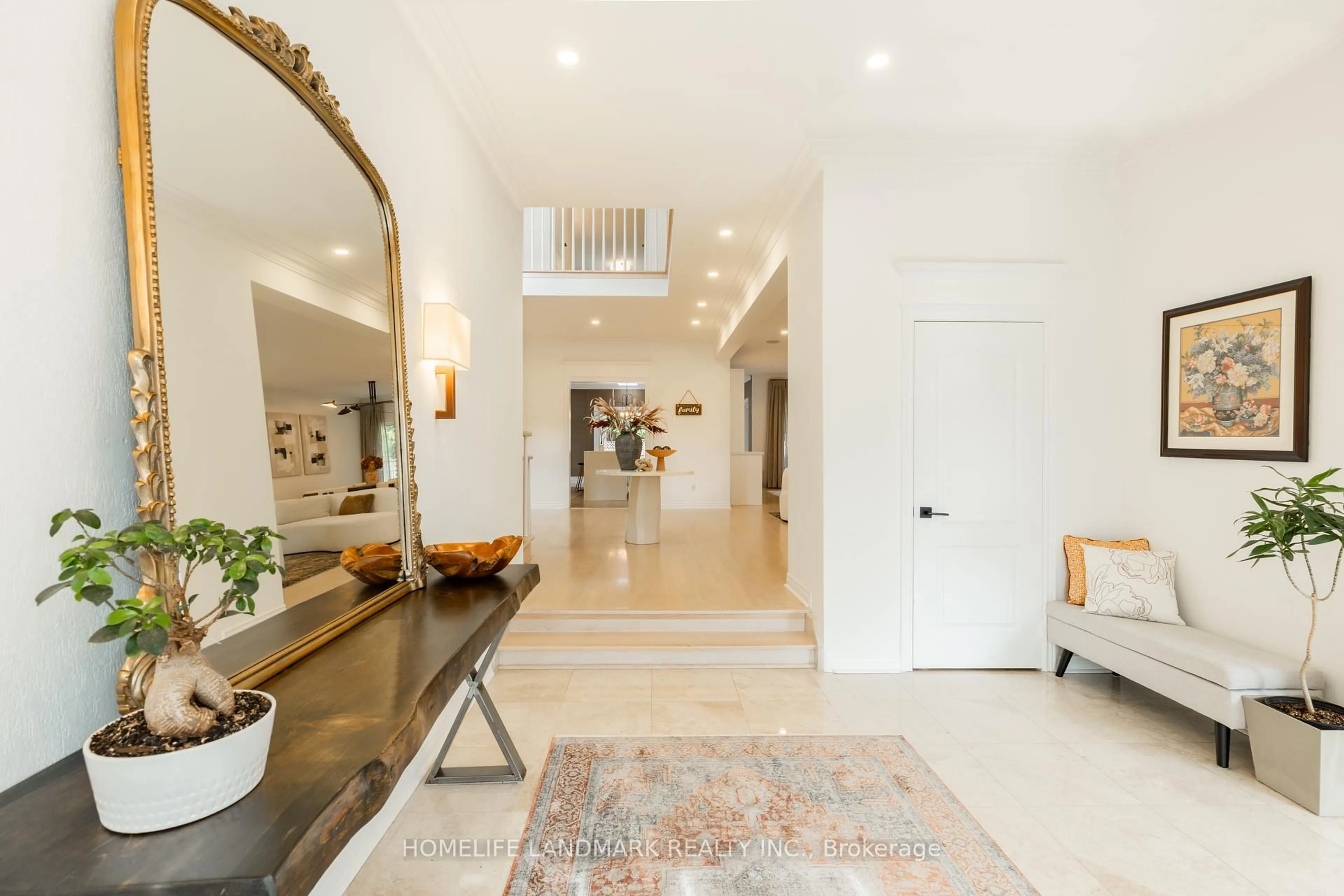 Indoor entryway for 128 beverley glen Blvd, Vaughan Ontario L4J 7V2