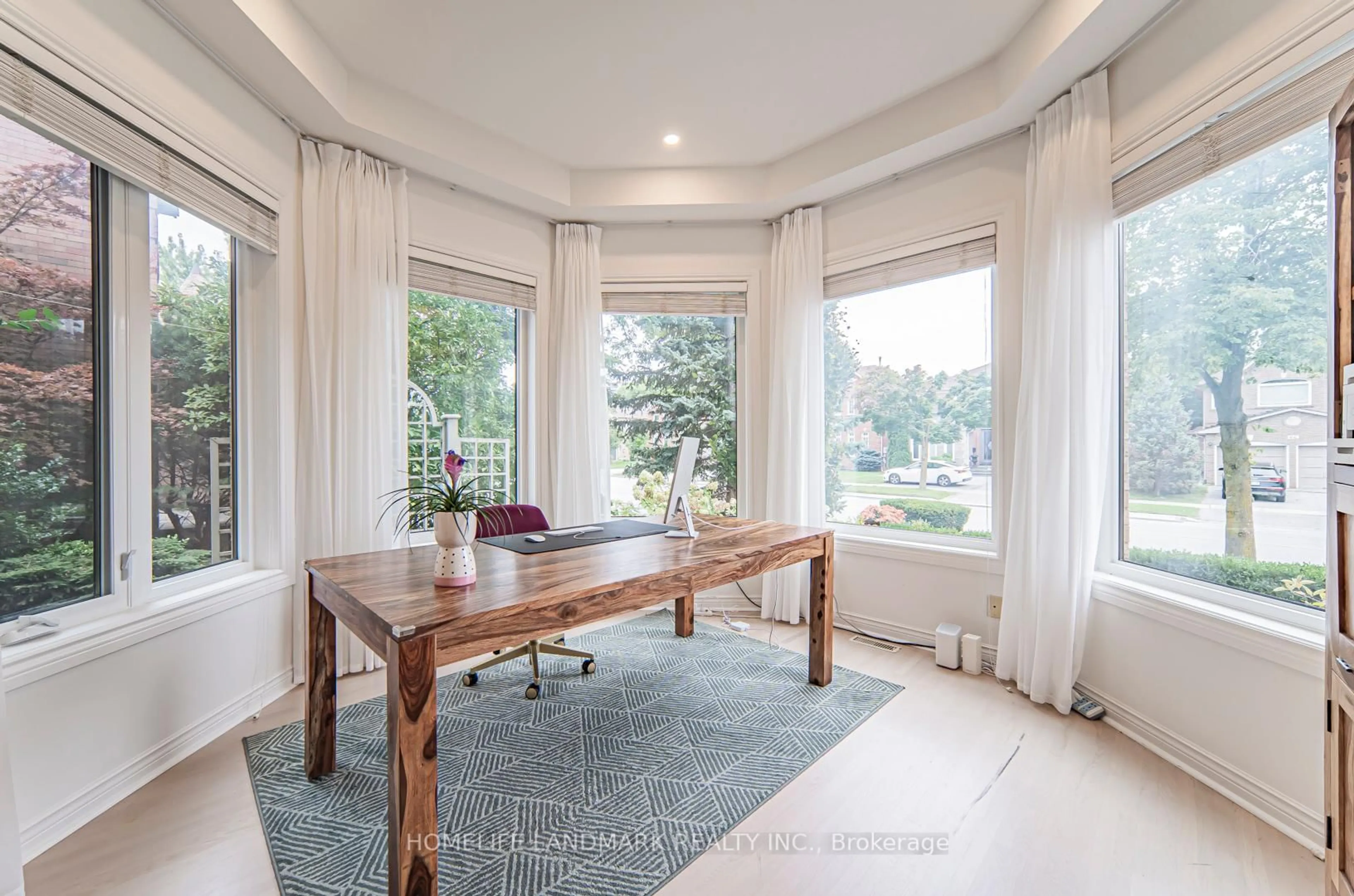 Unknown for 128 beverley glen Blvd, Vaughan Ontario L4J 7V2