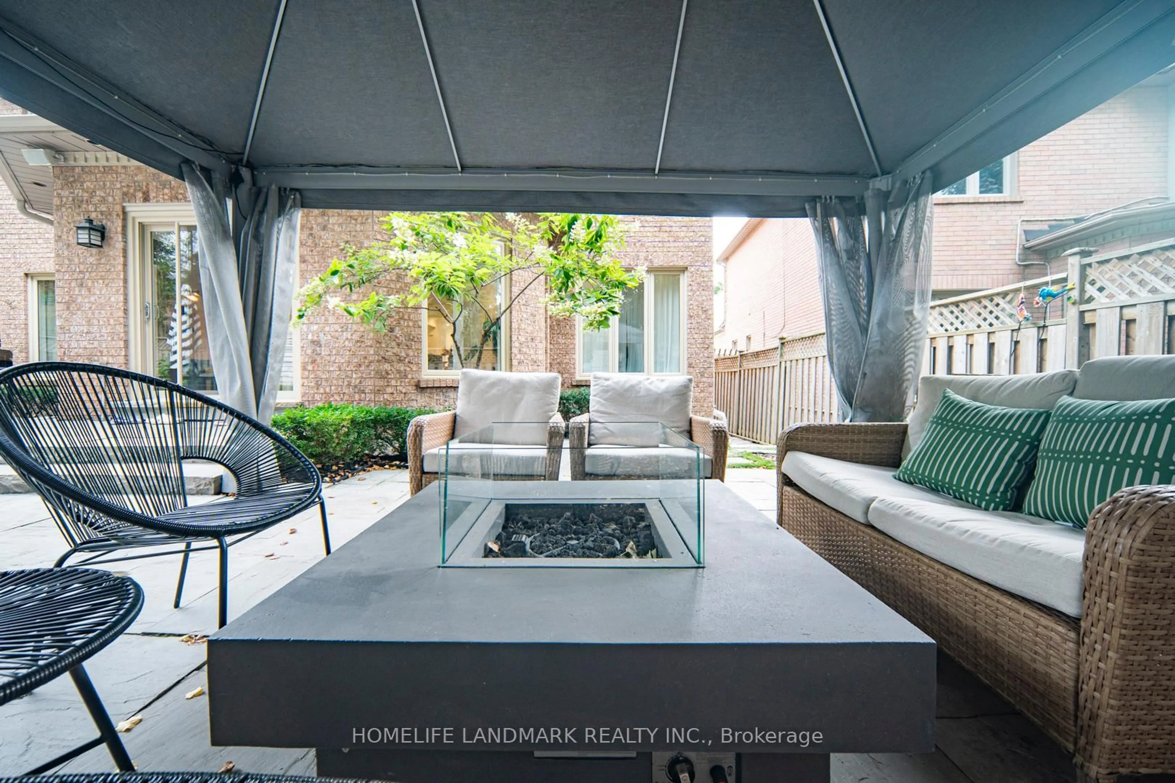 Patio, street for 128 beverley glen Blvd, Vaughan Ontario L4J 7V2