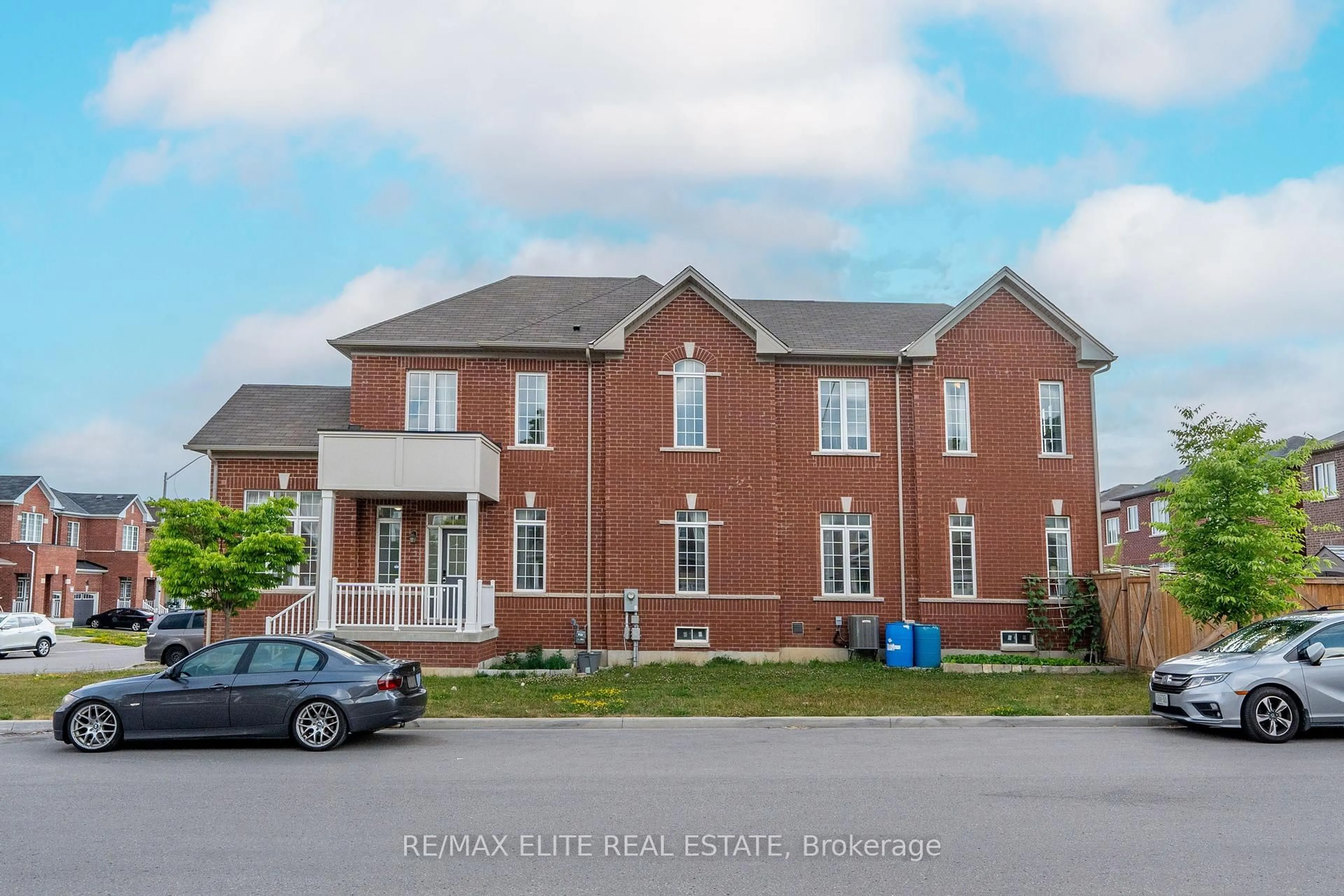 Home with brick exterior material, unknown for 32 Titan Tr, Markham Ontario L3S 0E2