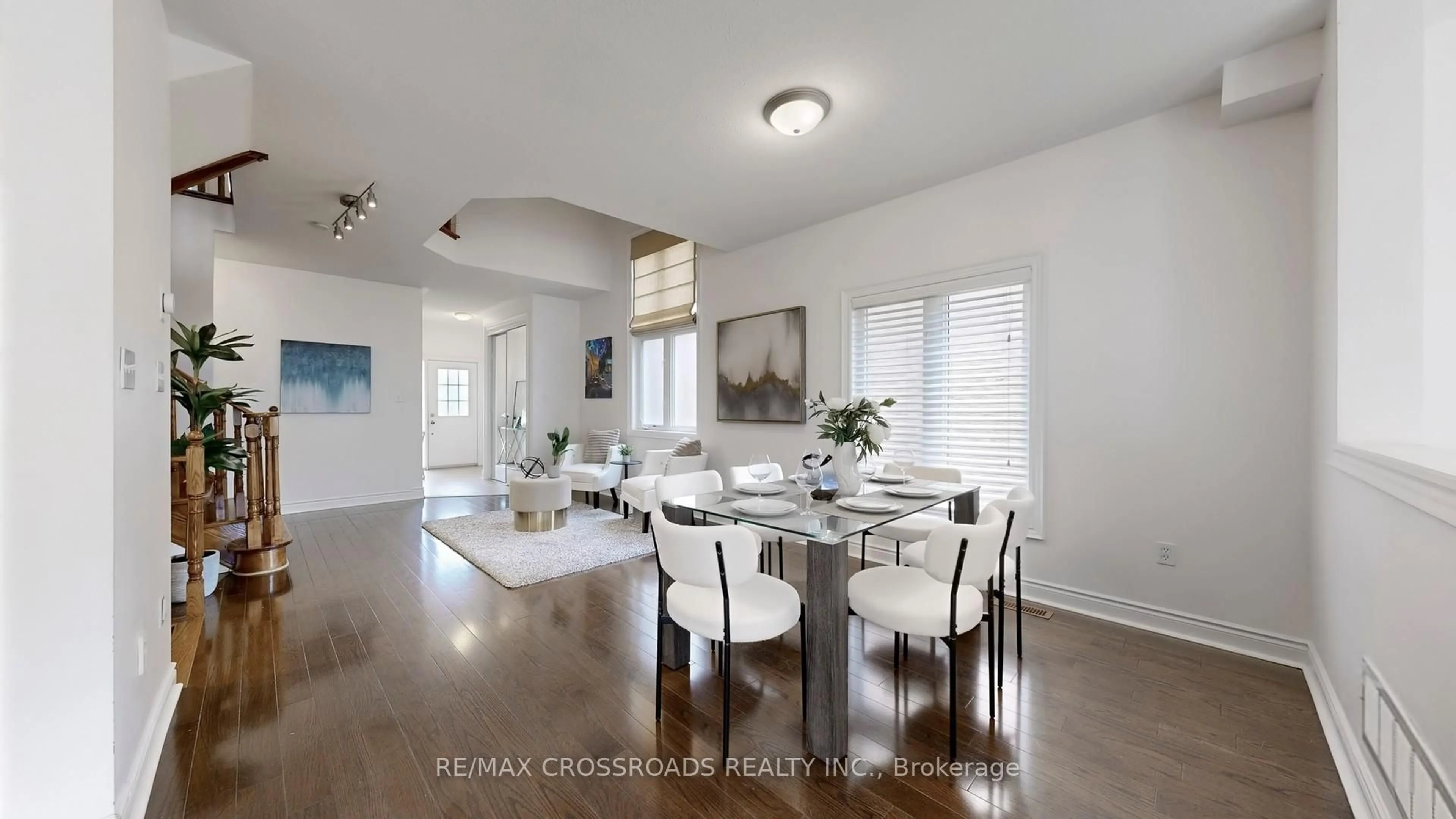 Dining room, wood/laminate floor for 43 Crescendo Ave, Richmond Hill Ontario L4S 2S1