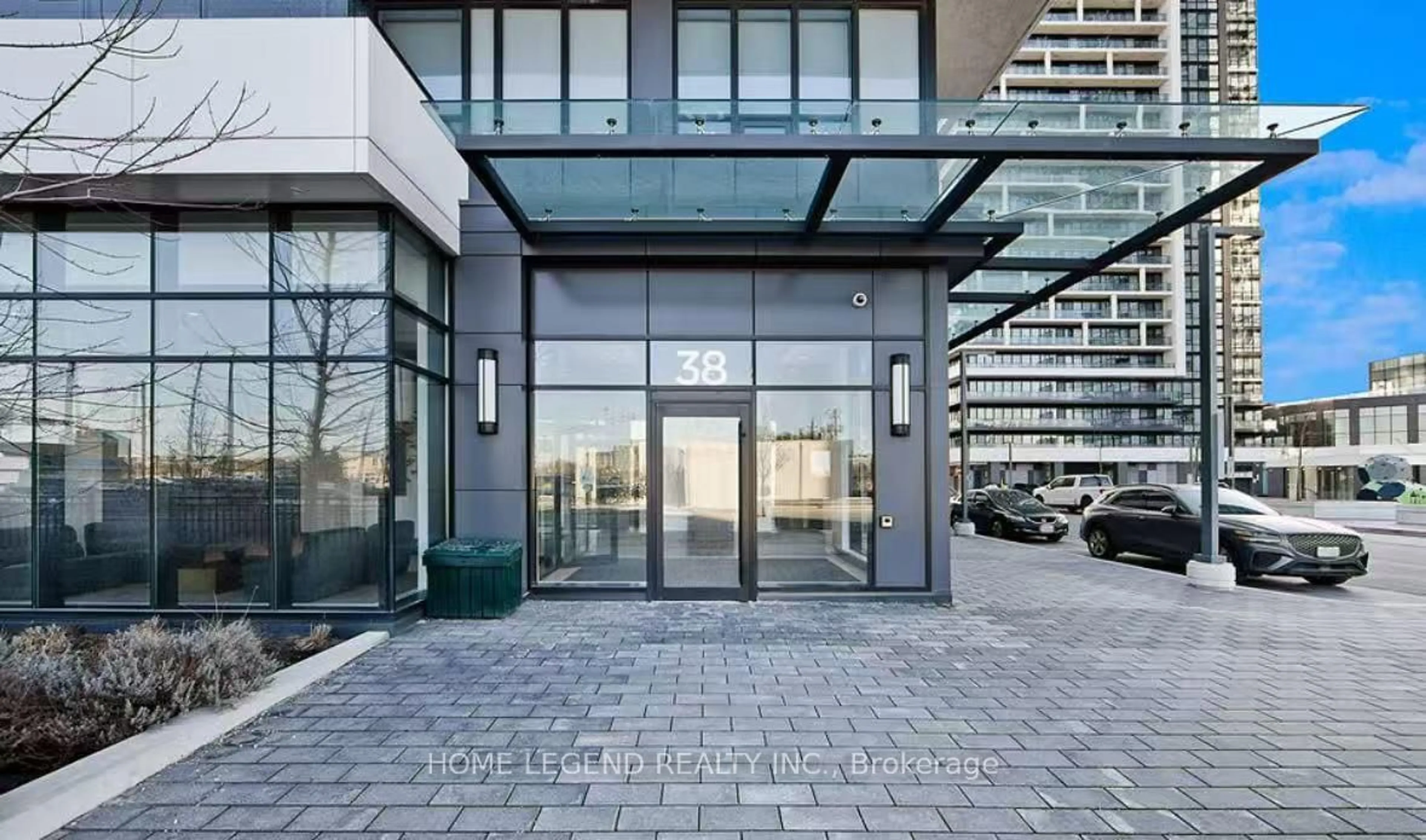 Indoor foyer for 38 Water Walk Dr #910, Markham Ontario L3R 6M8