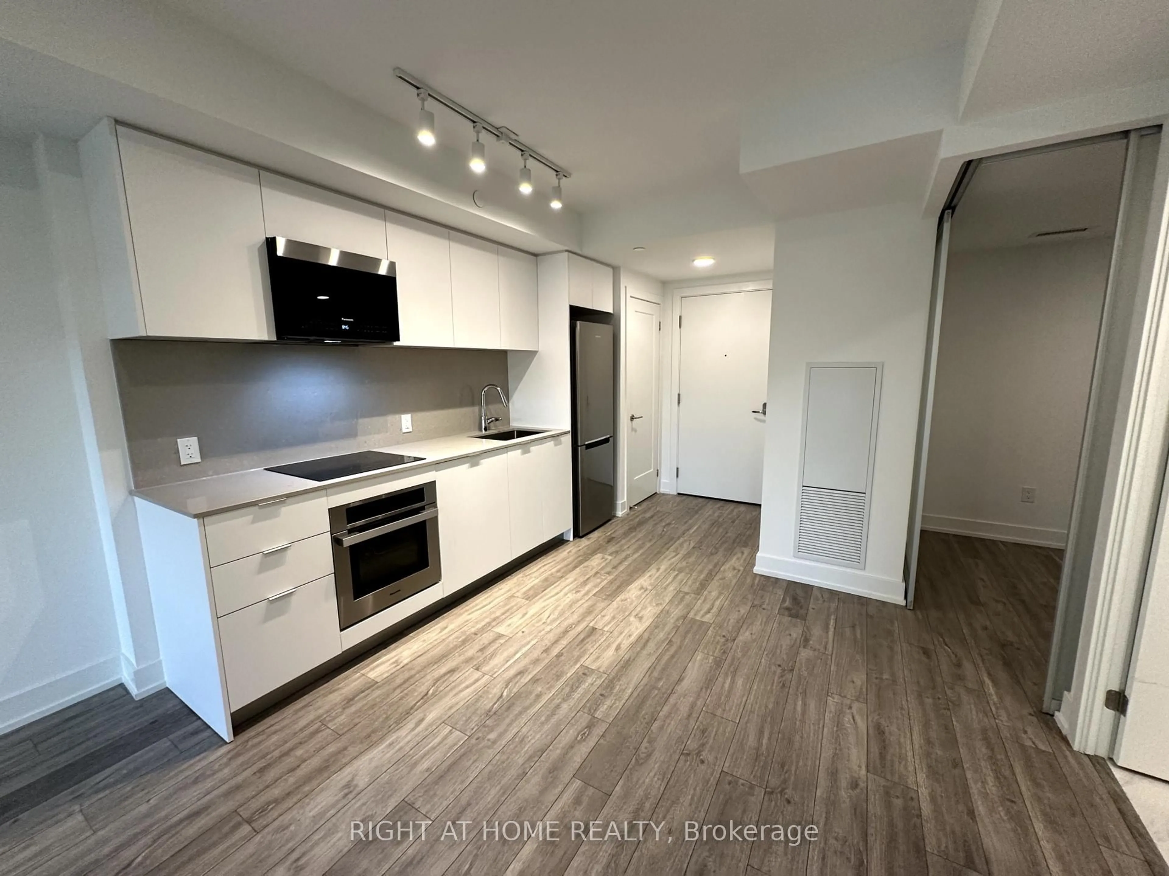 Unknown for 8 CEDARLAND Dr #1005, Markham Ontario L6G 0H4