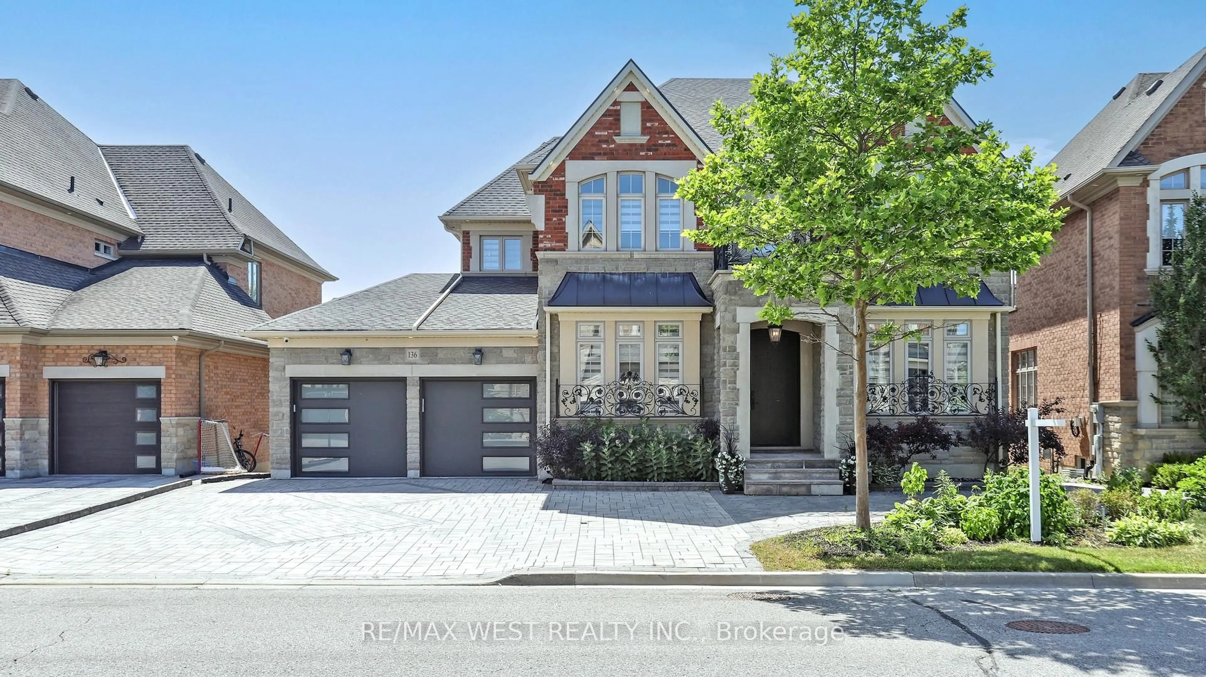 Home with brick exterior material, street for 136 Hailsham Crt, Vaughan Ontario L4H 3P1
