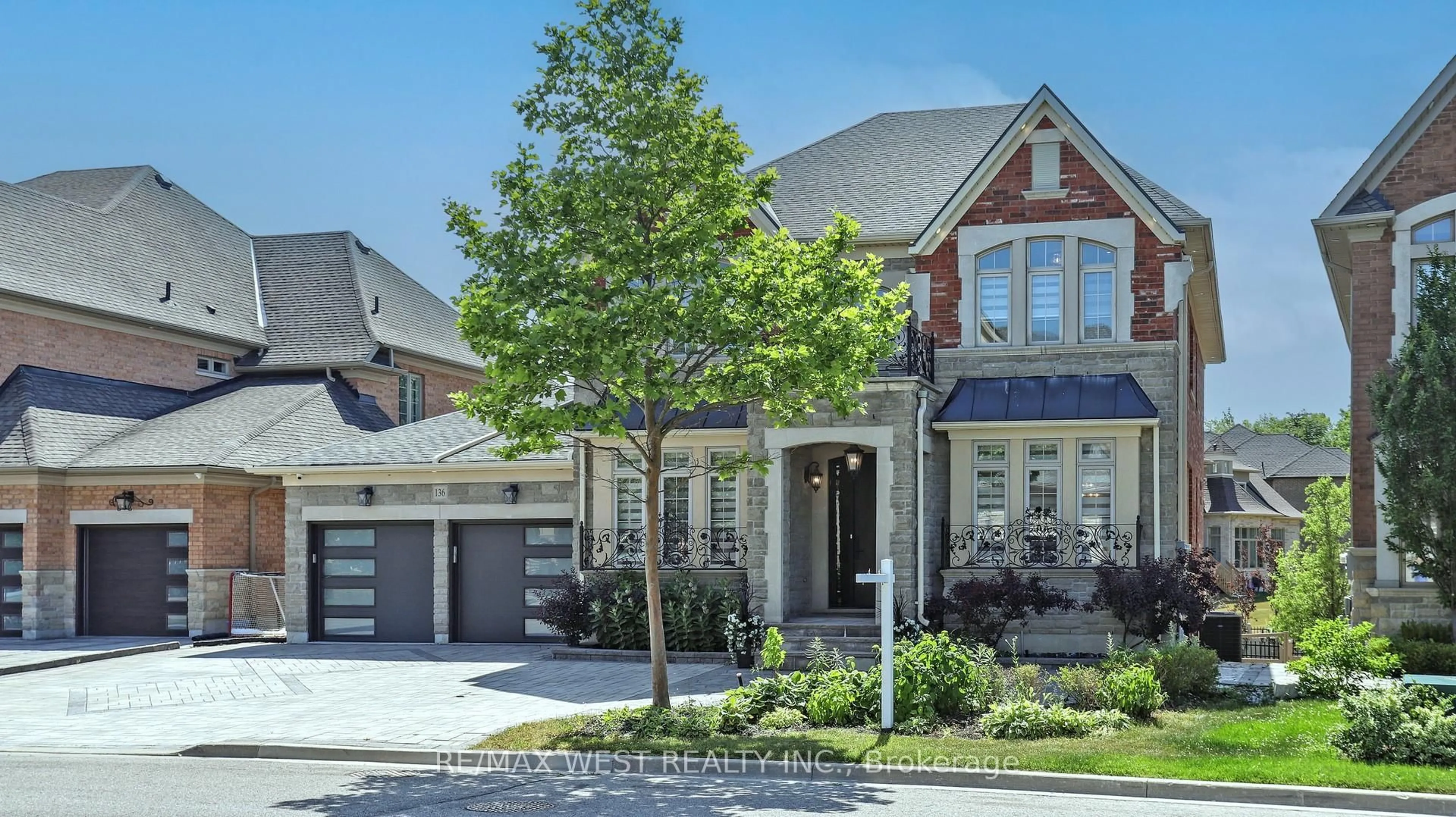 Home with brick exterior material, street for 136 Hailsham Crt, Vaughan Ontario L4H 3P1