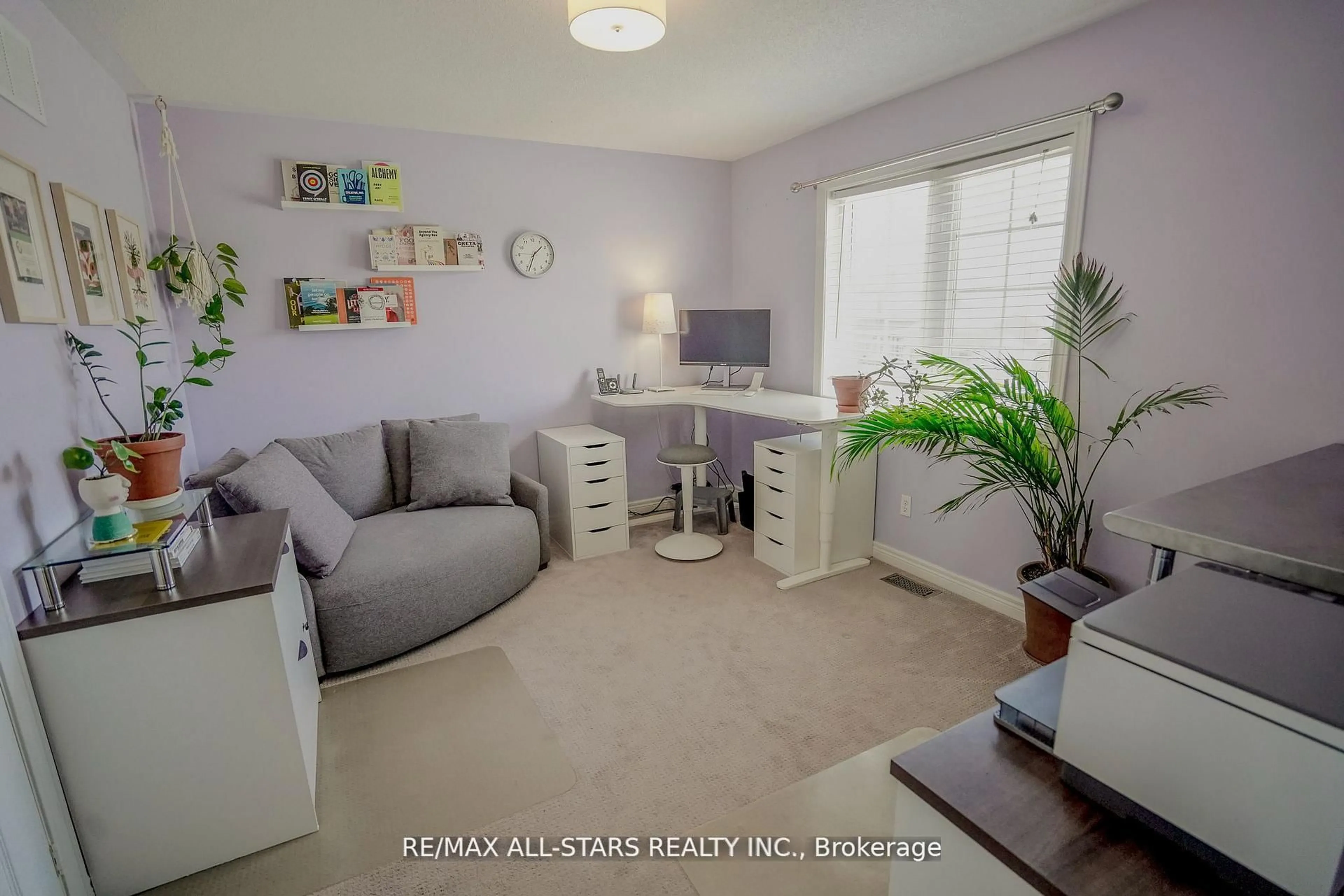Living room with furniture, unknown for 3 Furlan Crt, Uxbridge Ontario L9P 1Z8