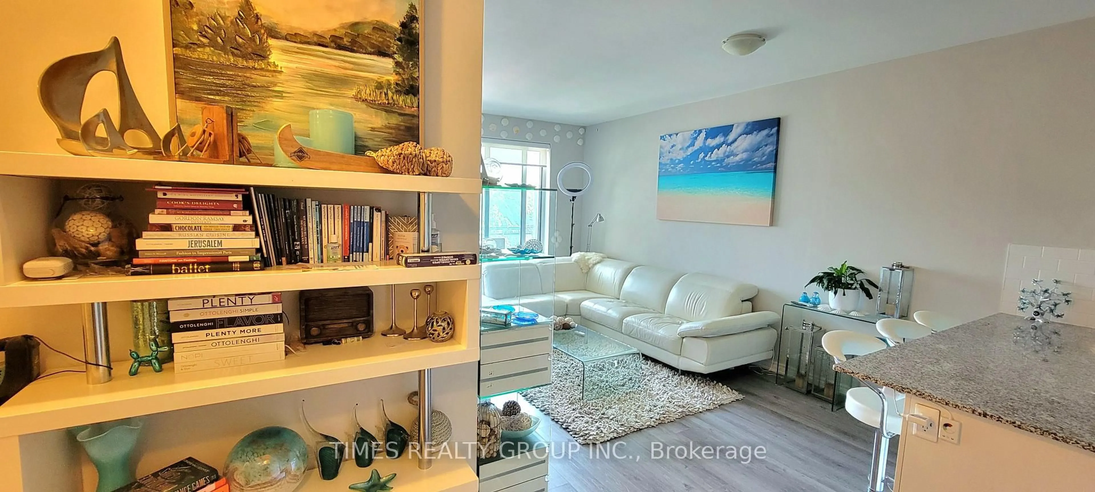 Living room with furniture, ceramic/tile floor for 11611 Yonge St #301, Richmond Hill Ontario L4E 1G2