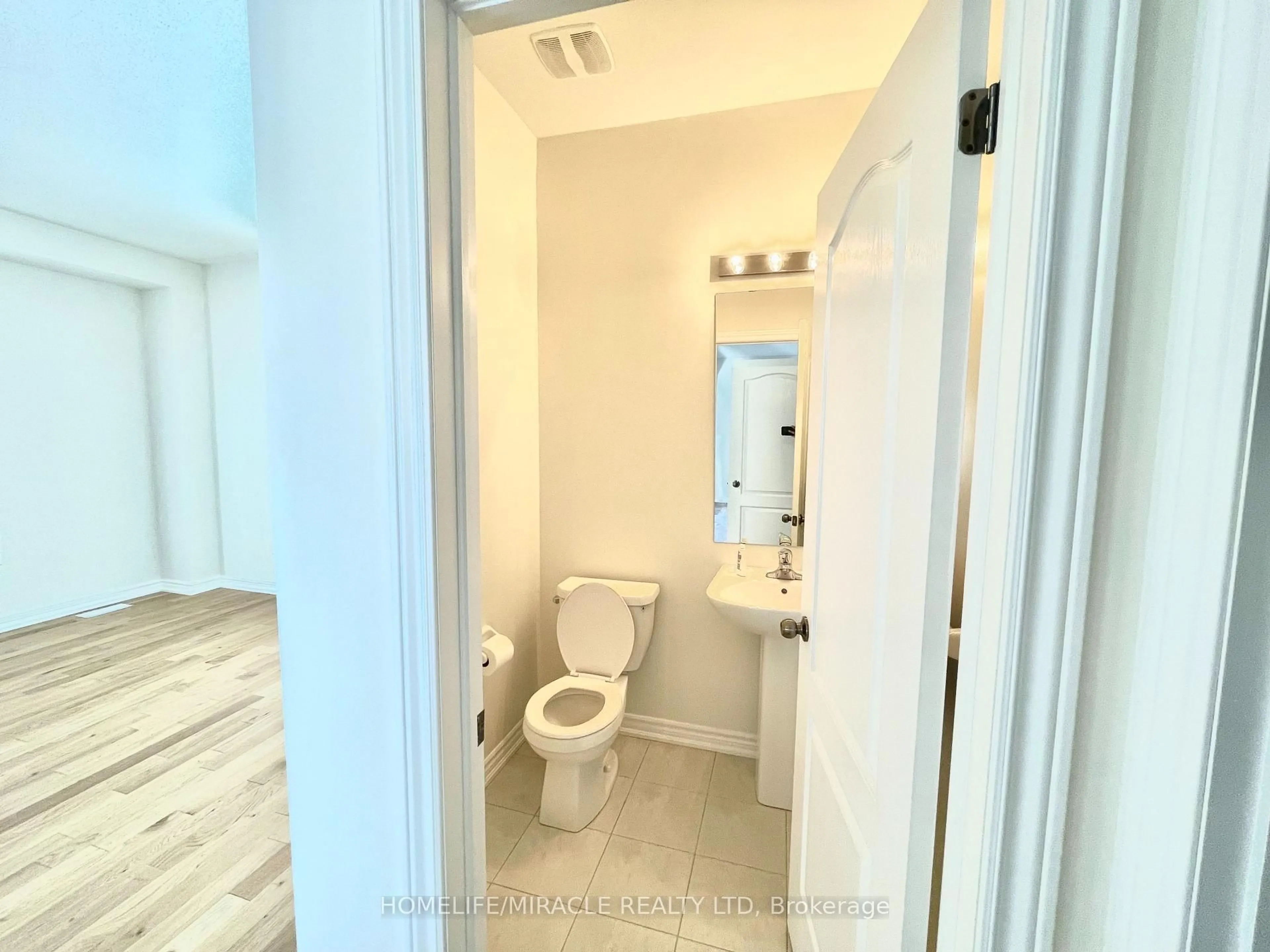 A pic of a room for 45 Lawrence D. Pridham Ave, New Tecumseth Ontario L9R 0X2