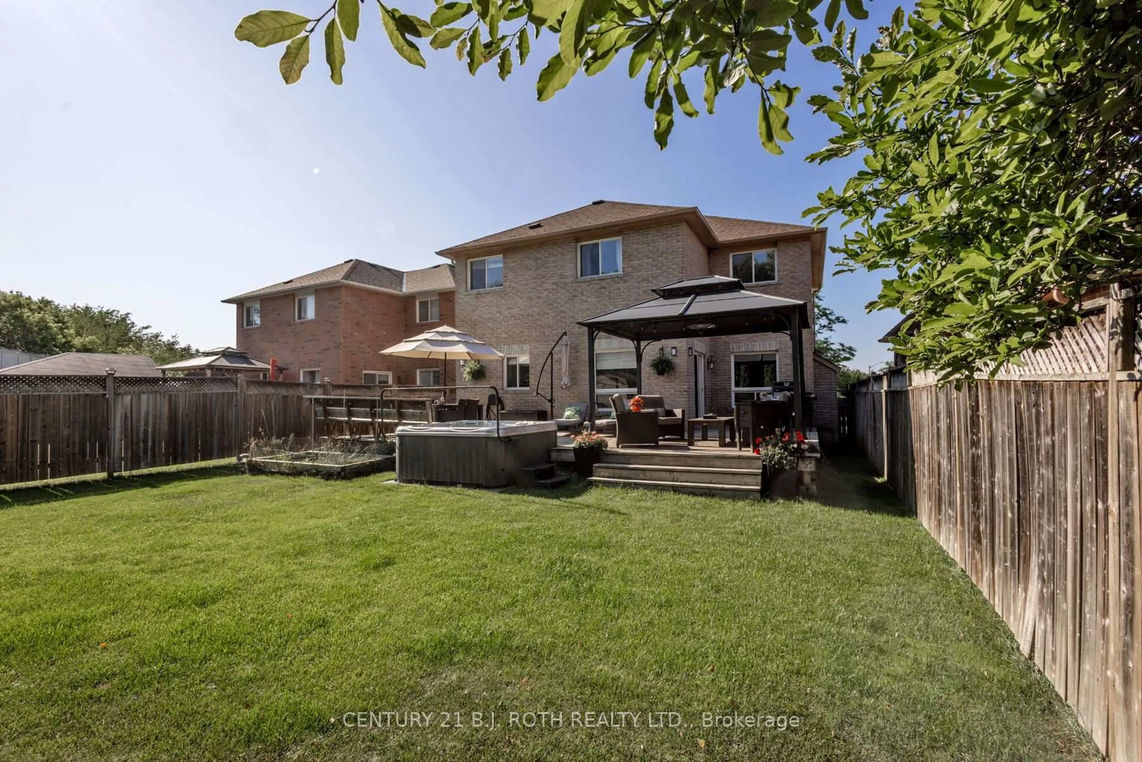 Patio, street for 1359 Forest St, Innisfil Ontario L9S 1Z9