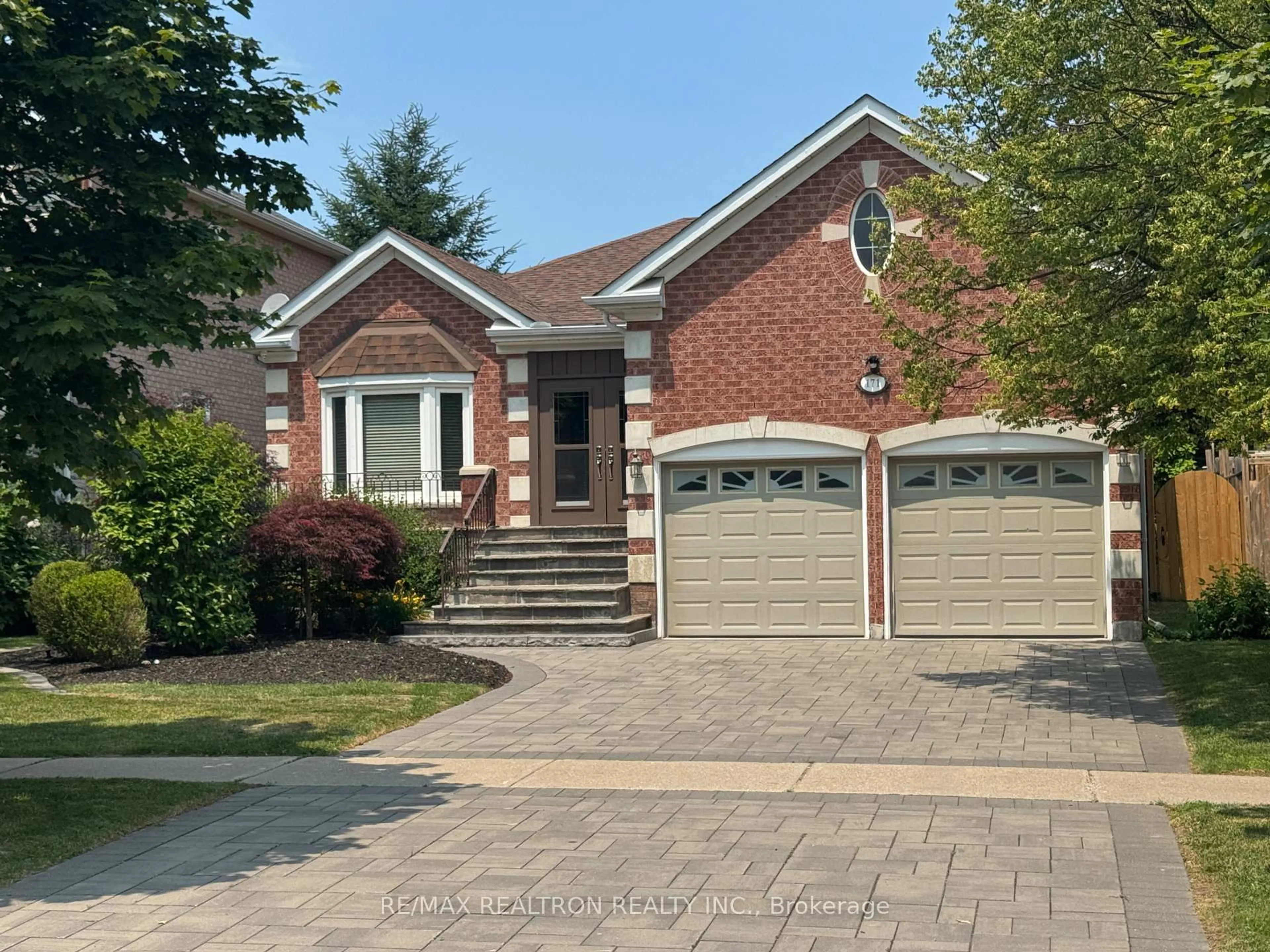 Home with brick exterior material, street for 171 Shaftsbury Ave, Richmond Hill Ontario L4C 0G2