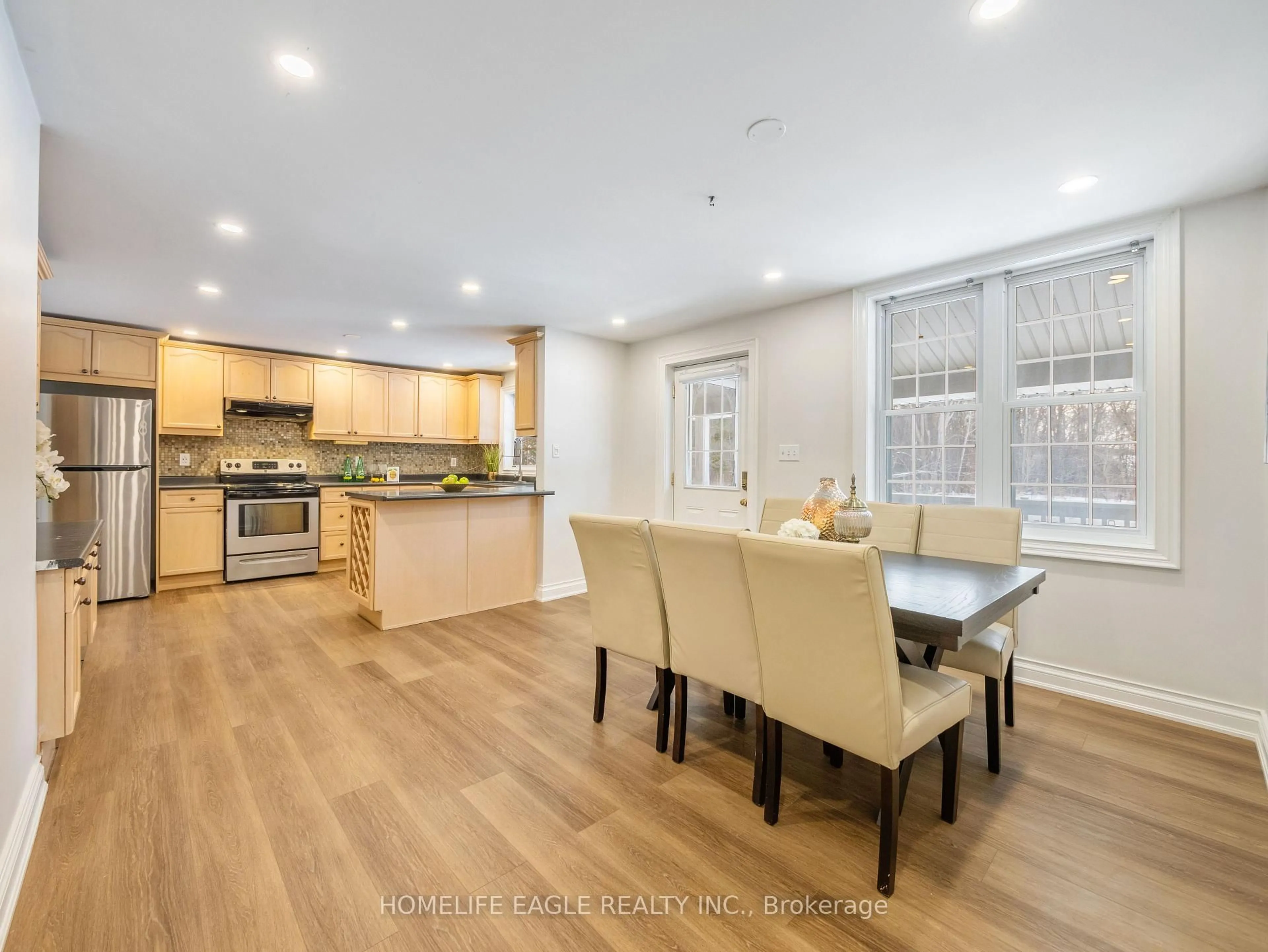 Open concept kitchen, unknown for 4566 Lloydtown-Aurora Rd, King Ontario L7B 0E3