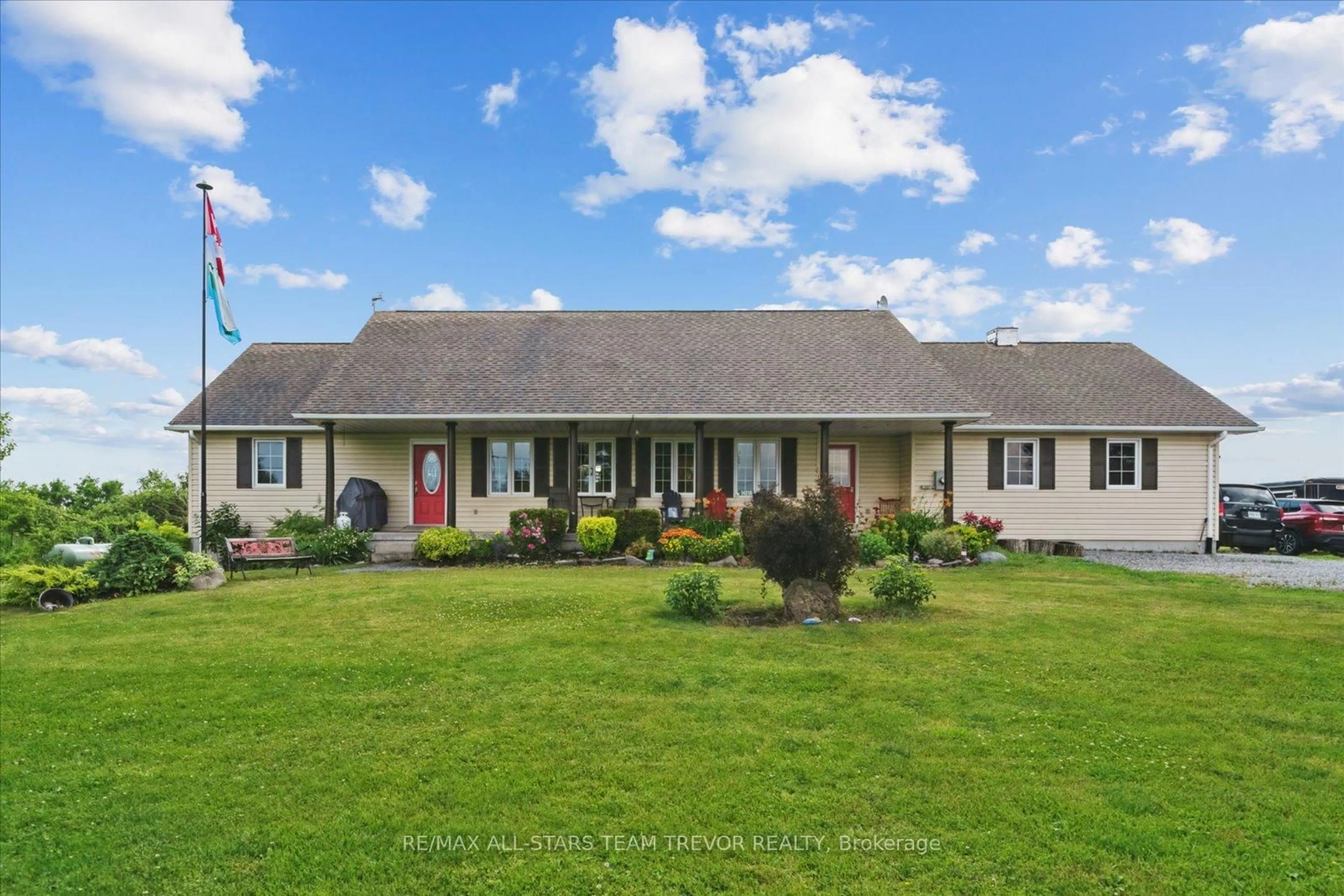 A pic from outside/outdoor area/front of a property/back of a property/a pic from drone, unknown for 14210 Durham Rd 1 Rd, Uxbridge Ontario L9P 1R2