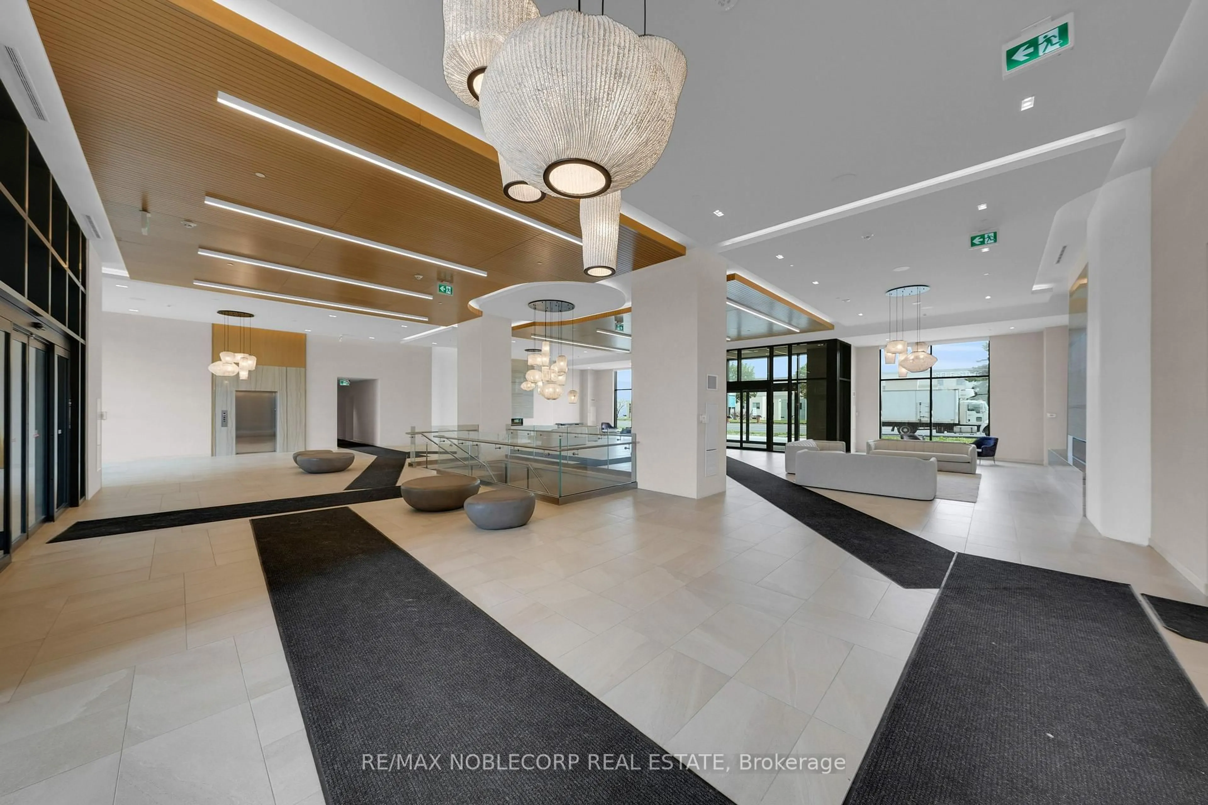 Lobby for 8960 Jane St #2107, Vaughan Ontario L4K 2M9