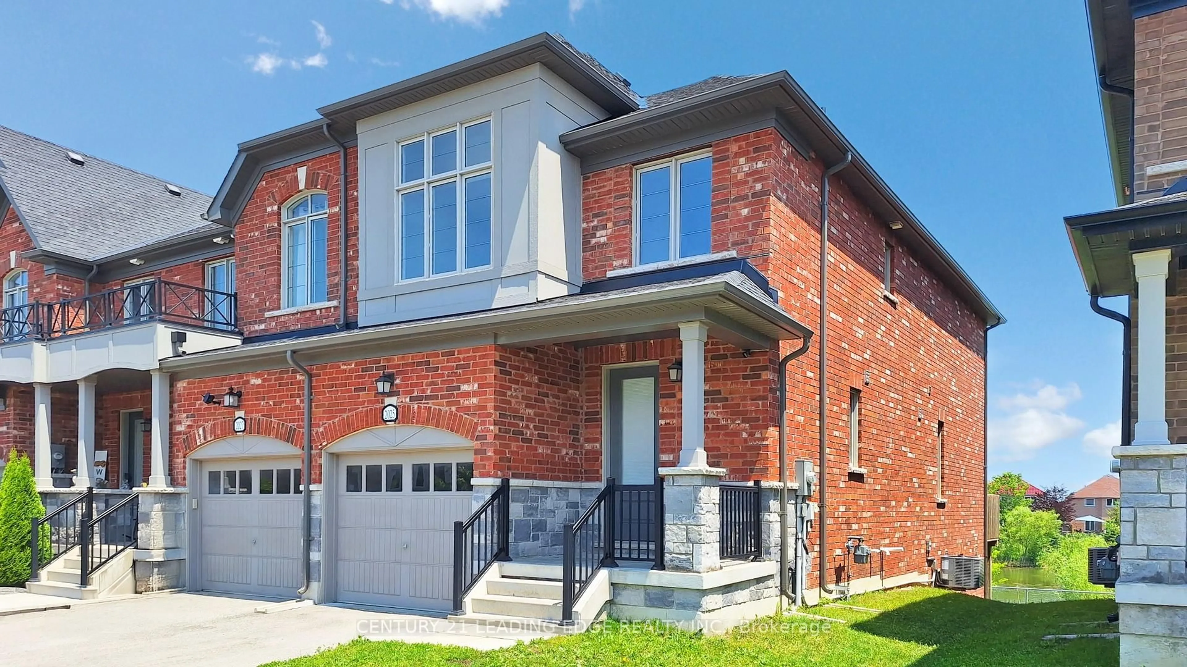 Home with brick exterior material, street for 2025 Mullen St, Innisfil Ontario L9S 0J8
