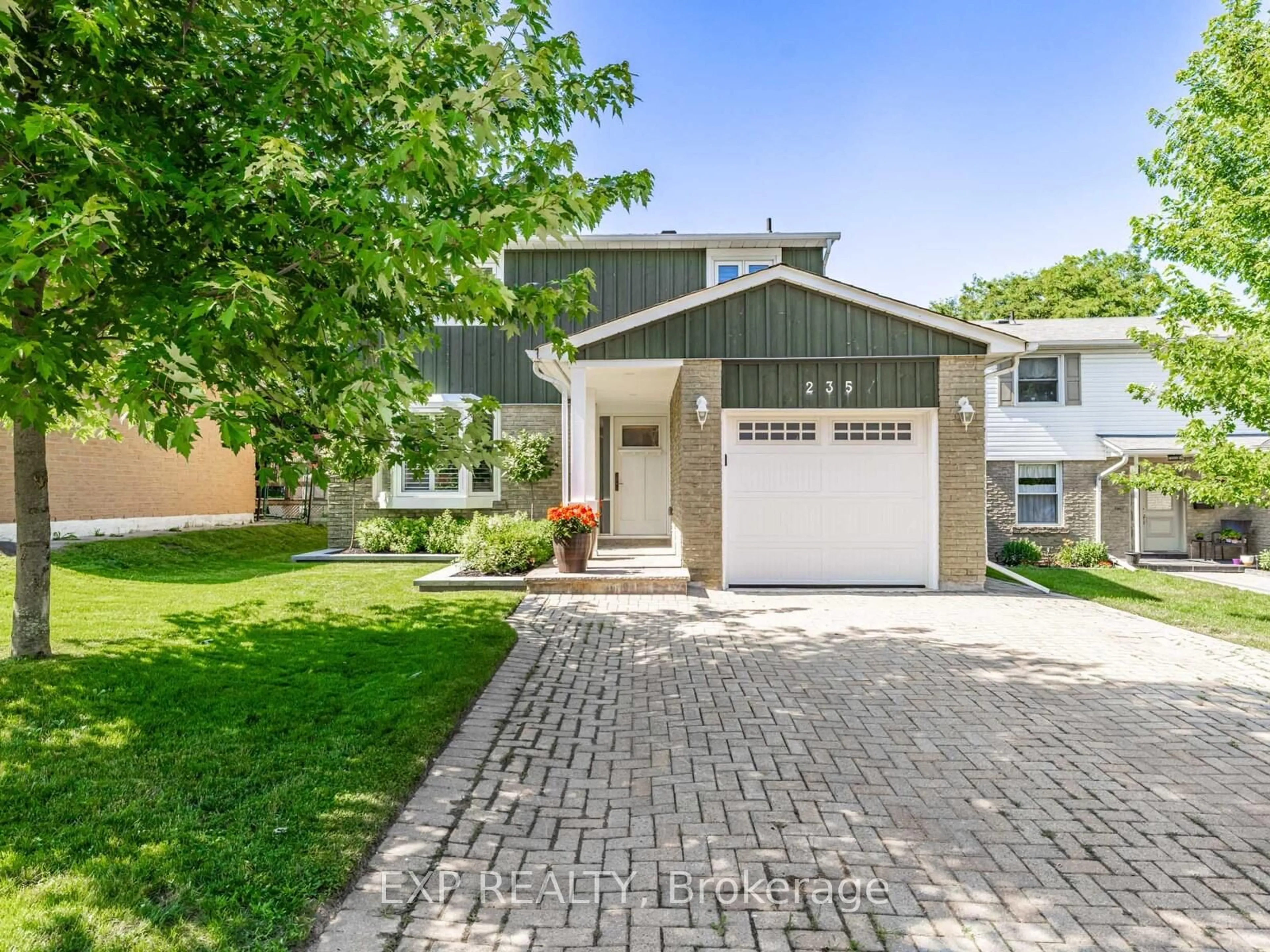 Unknown for 235 Robinson Dr, Newmarket Ontario L3Y 5M4