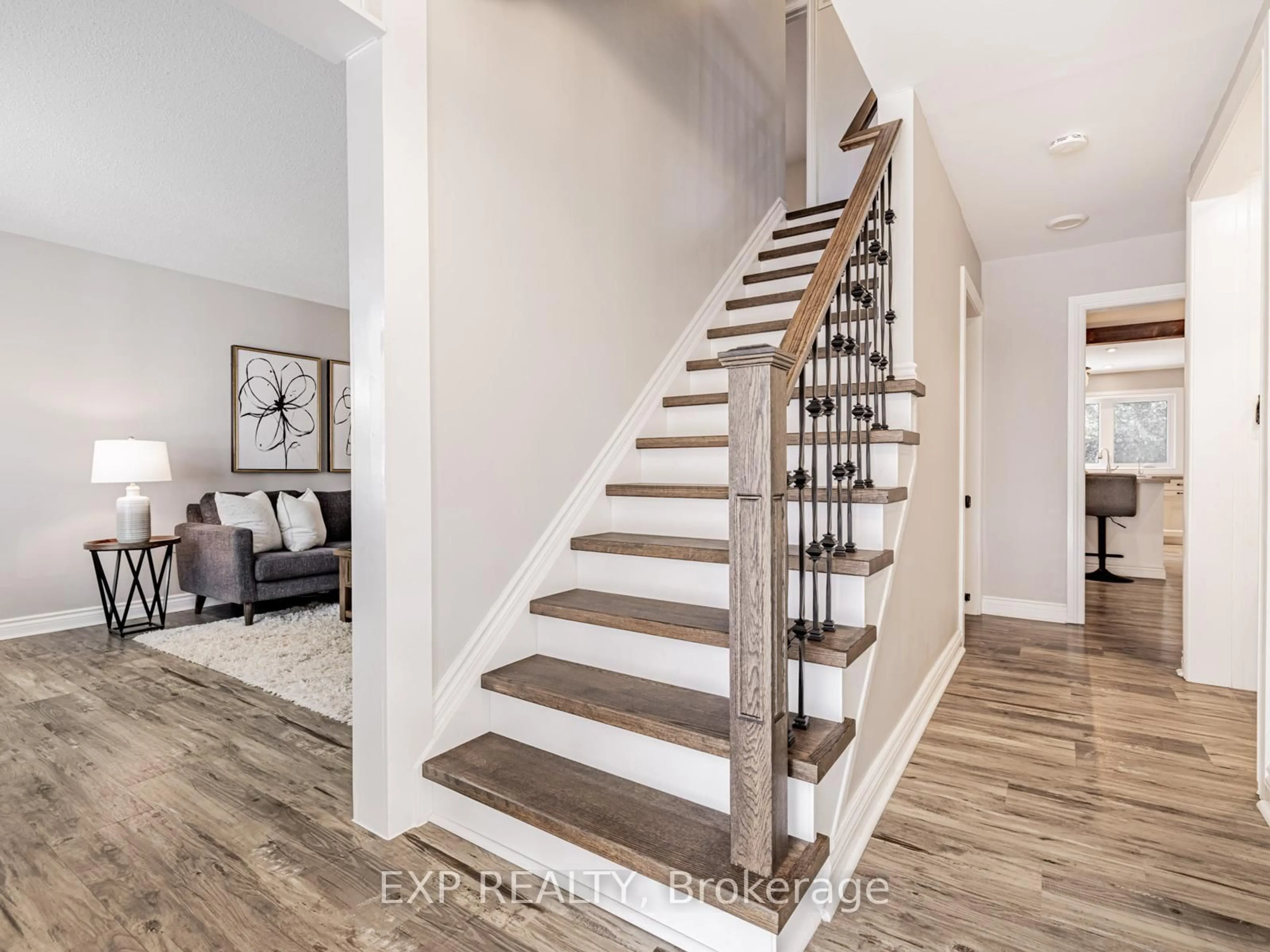 Unknown for 235 Robinson Dr, Newmarket Ontario L3Y 5M4