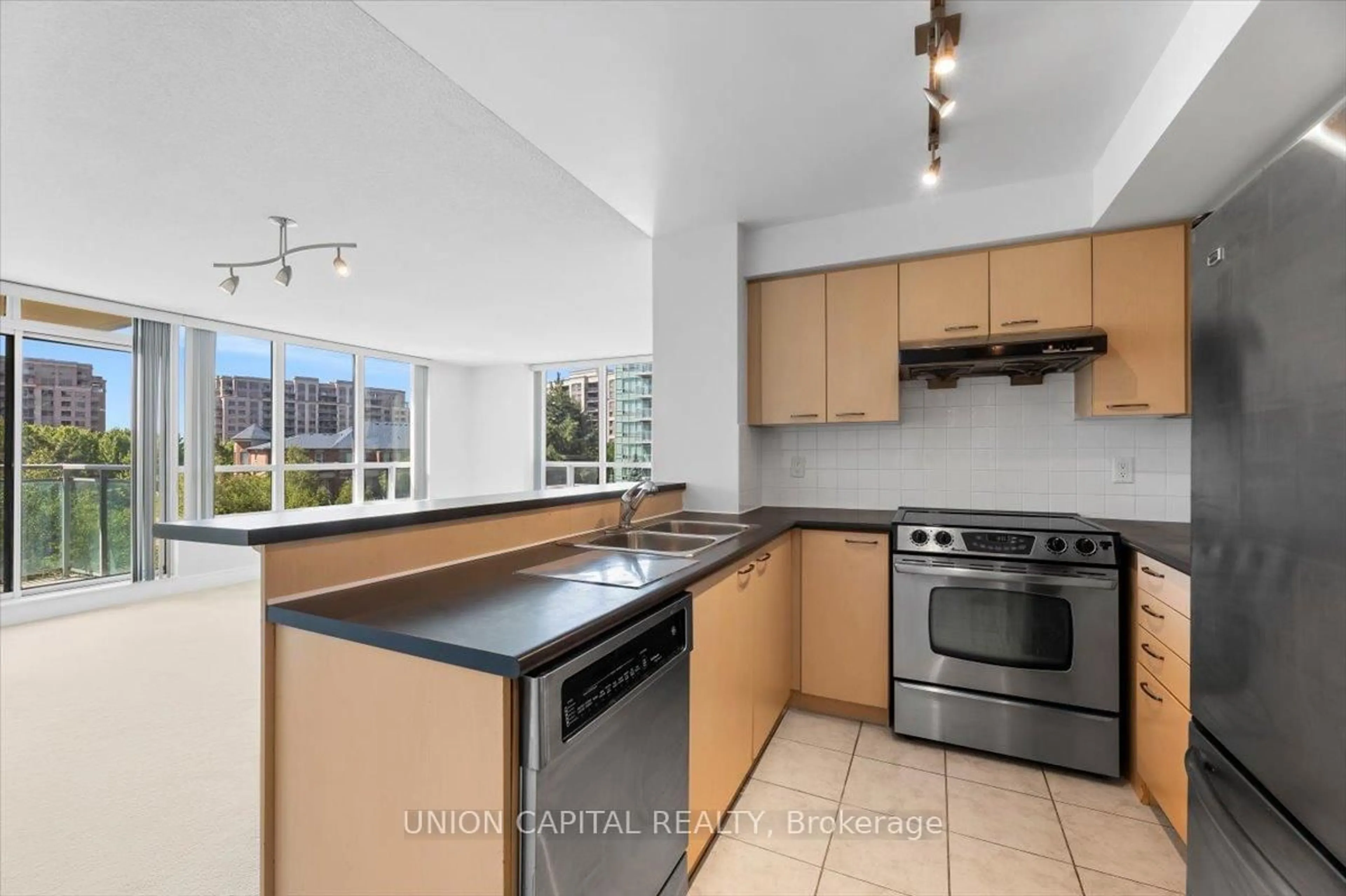 Standard kitchen, unknown for 62 Suncrest Blvd #306, Markham Ontario L3T 7Y6