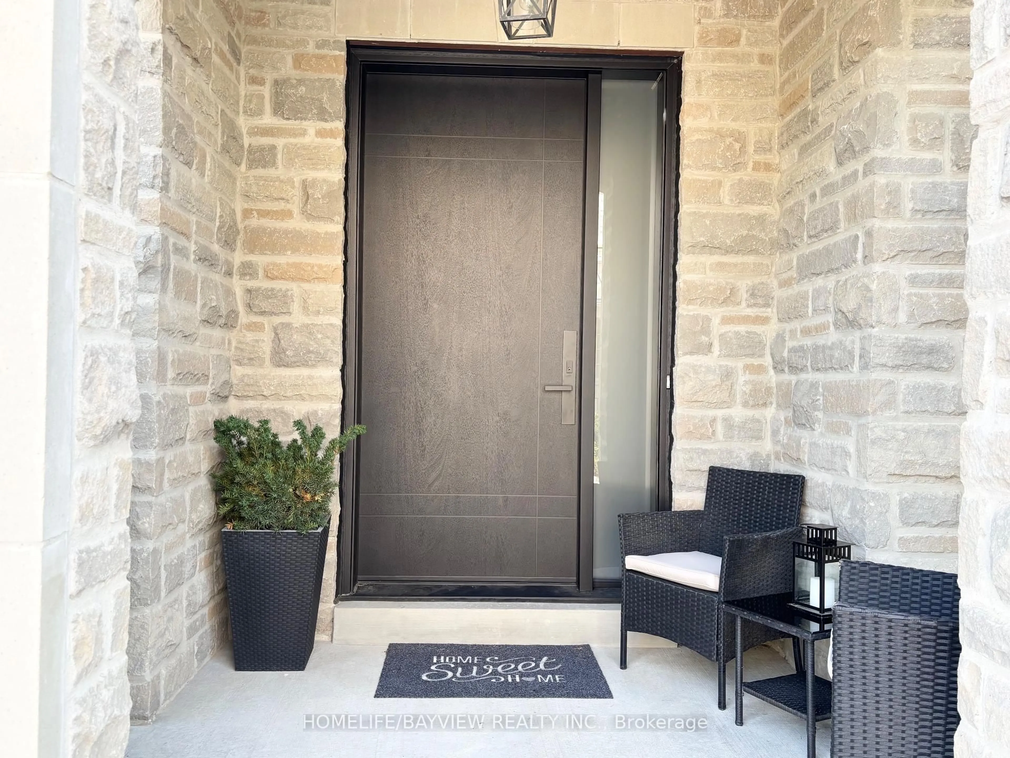 Indoor entryway for 1 Plantain Lane, Richmond Hill Ontario L4E 1B9