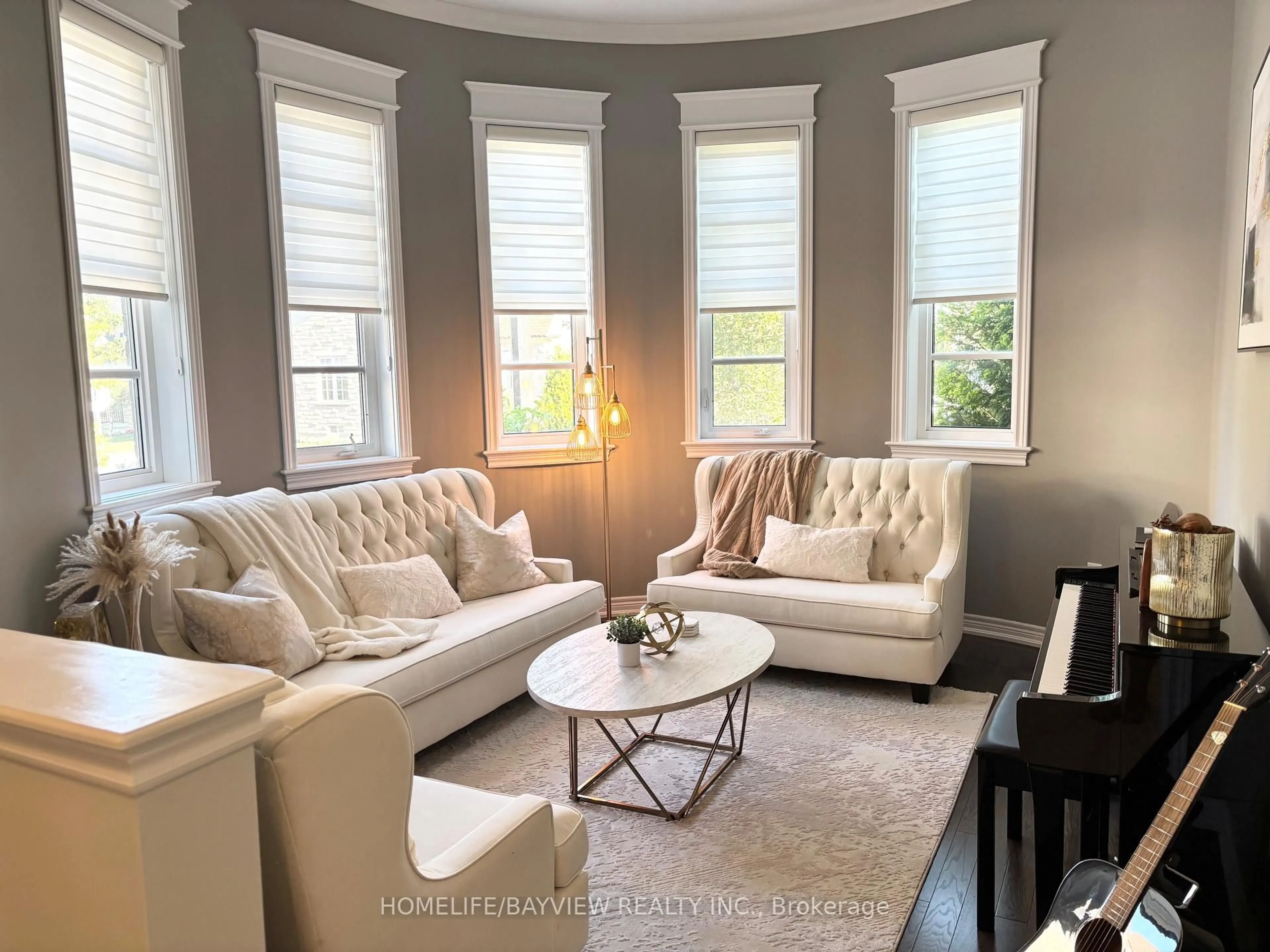 Living room with furniture, unknown for 1 Plantain Lane, Richmond Hill Ontario L4E 1B9