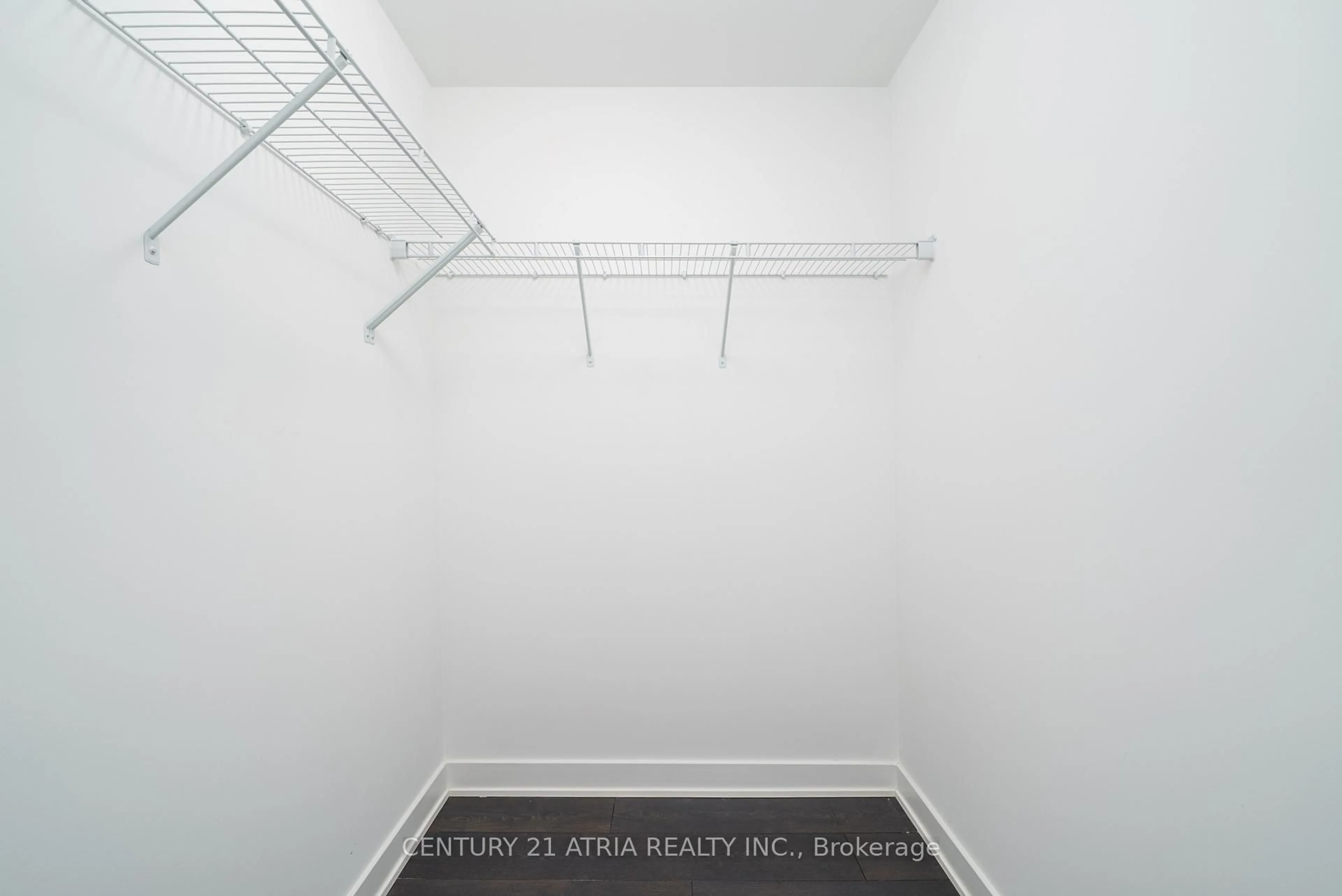 Storage room or clothes room or walk-in closet for 105 Oneida Cres #LPH01, Richmond Hill Ontario L4B 0H6