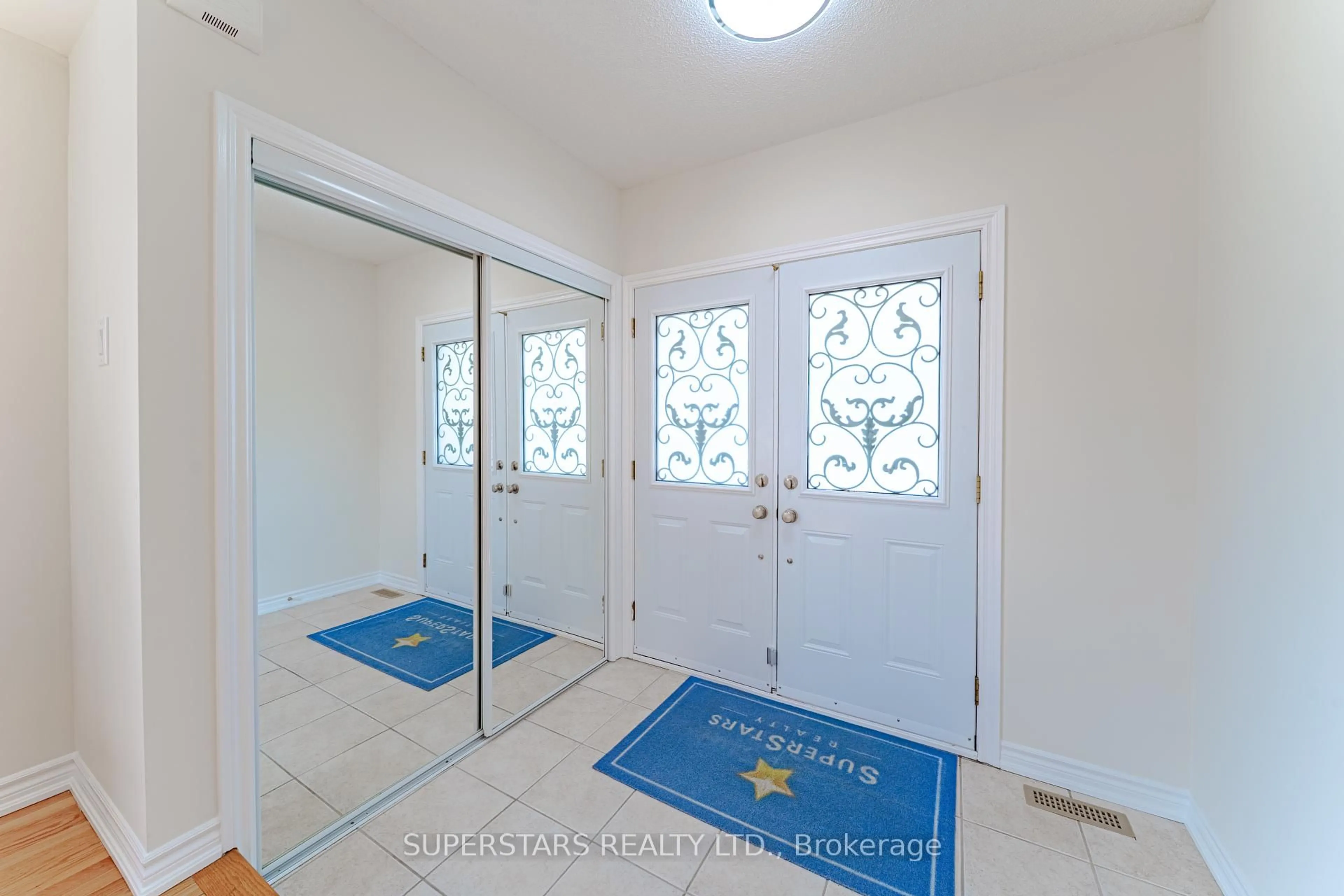 Indoor entryway for 51 Ian Baron Ave, Markham Ontario L3R 4R2