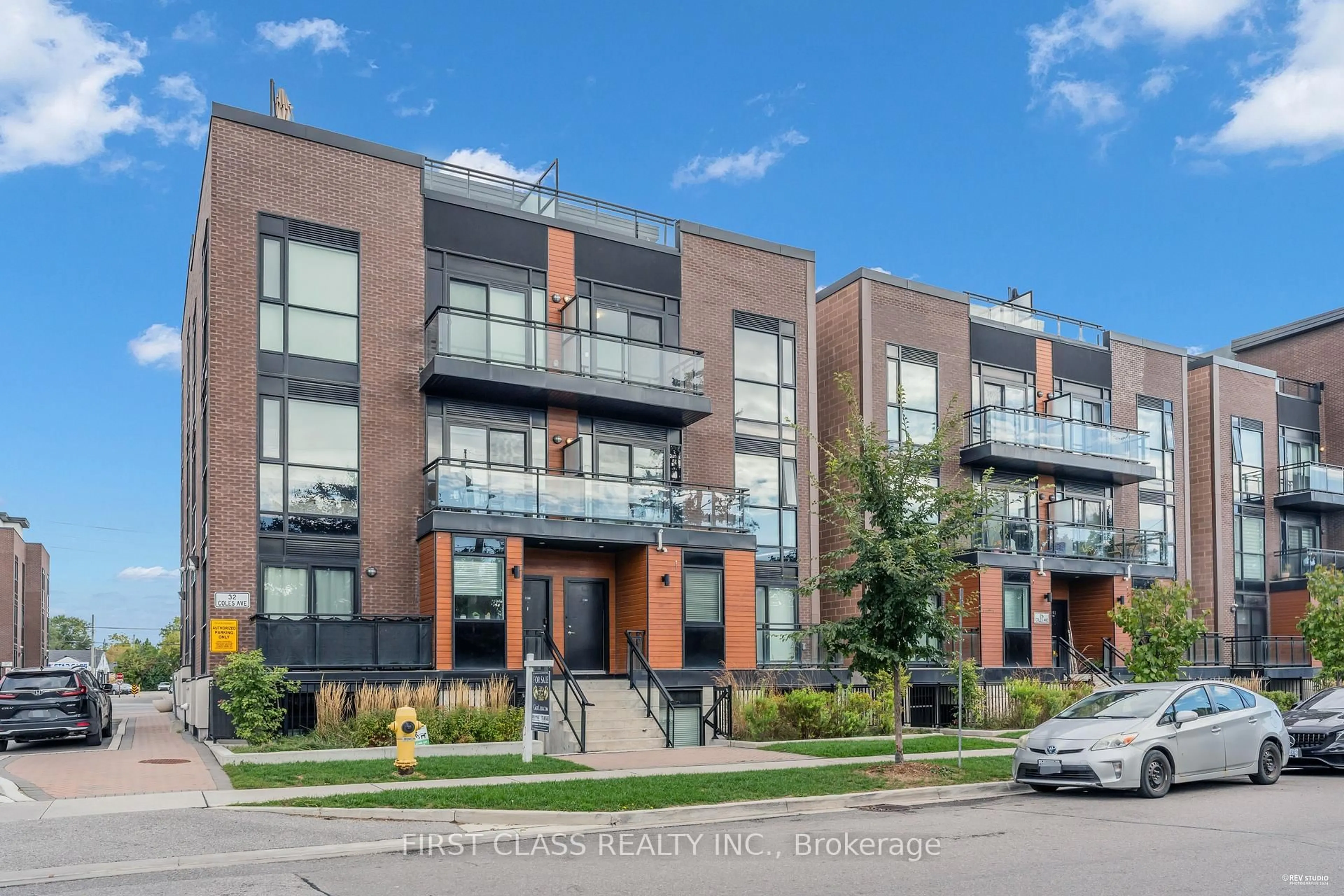 Home with brick exterior material, street for 32 Coles Ave #F1003, Vaughan Ontario L4L 0J1