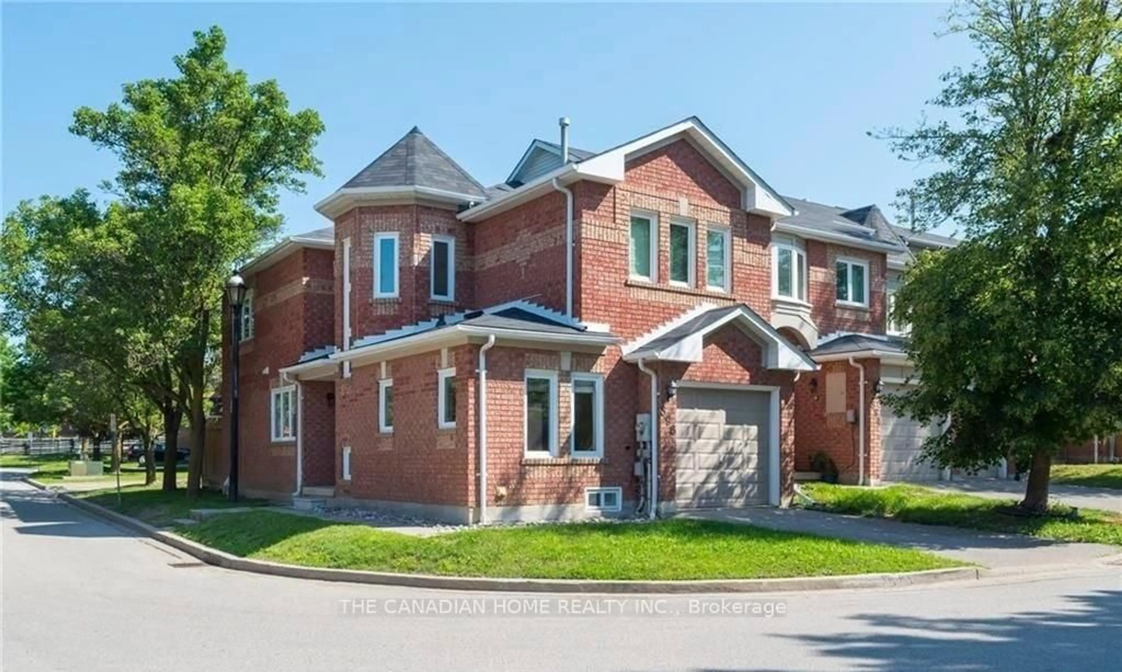 Home with brick exterior material, street for 896 CARIBOU VALLEY Circ, Newmarket Ontario L3X 1X1
