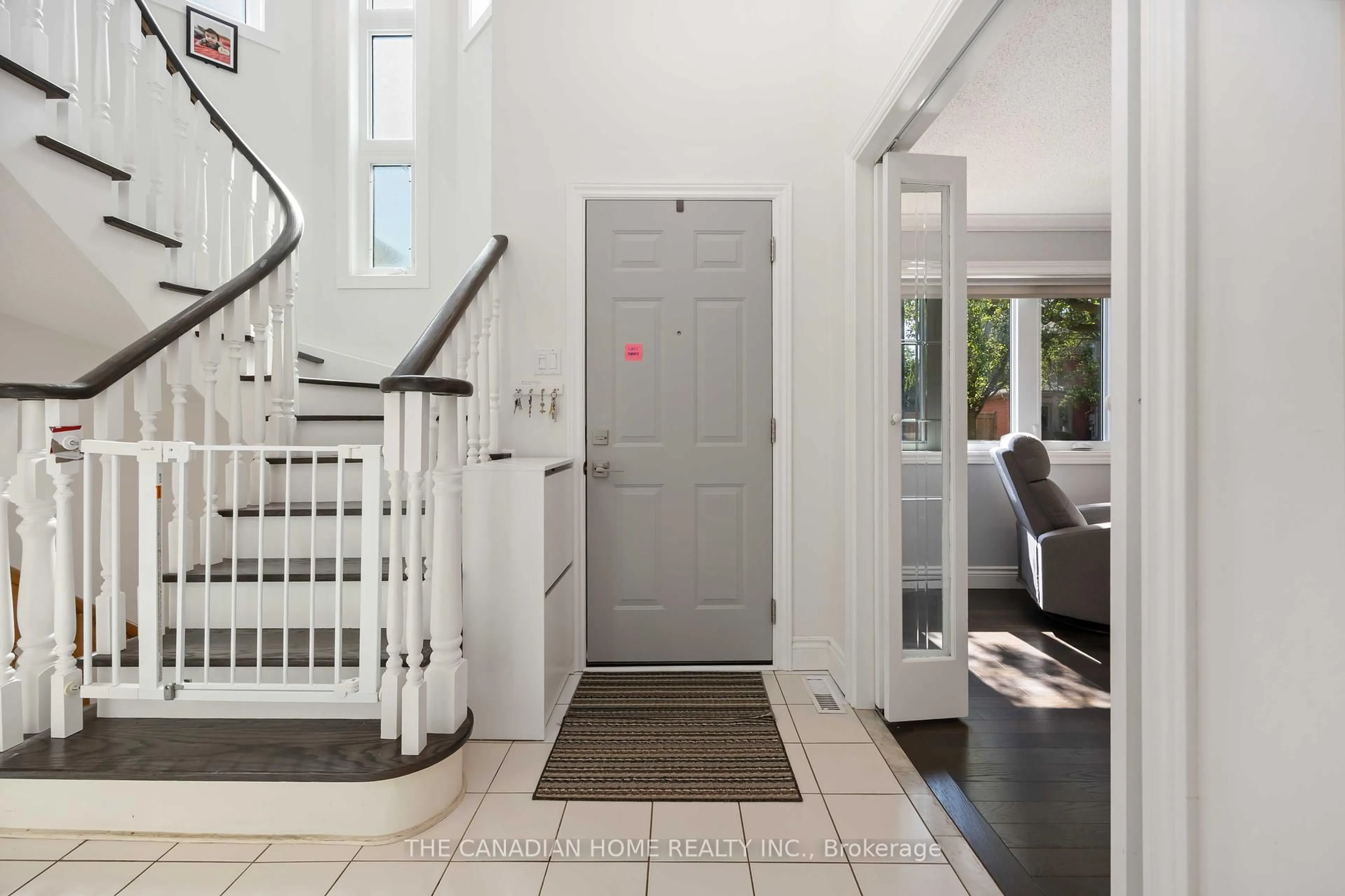 Unknown for 896 CARIBOU VALLEY Circ, Newmarket Ontario L3X 1X1