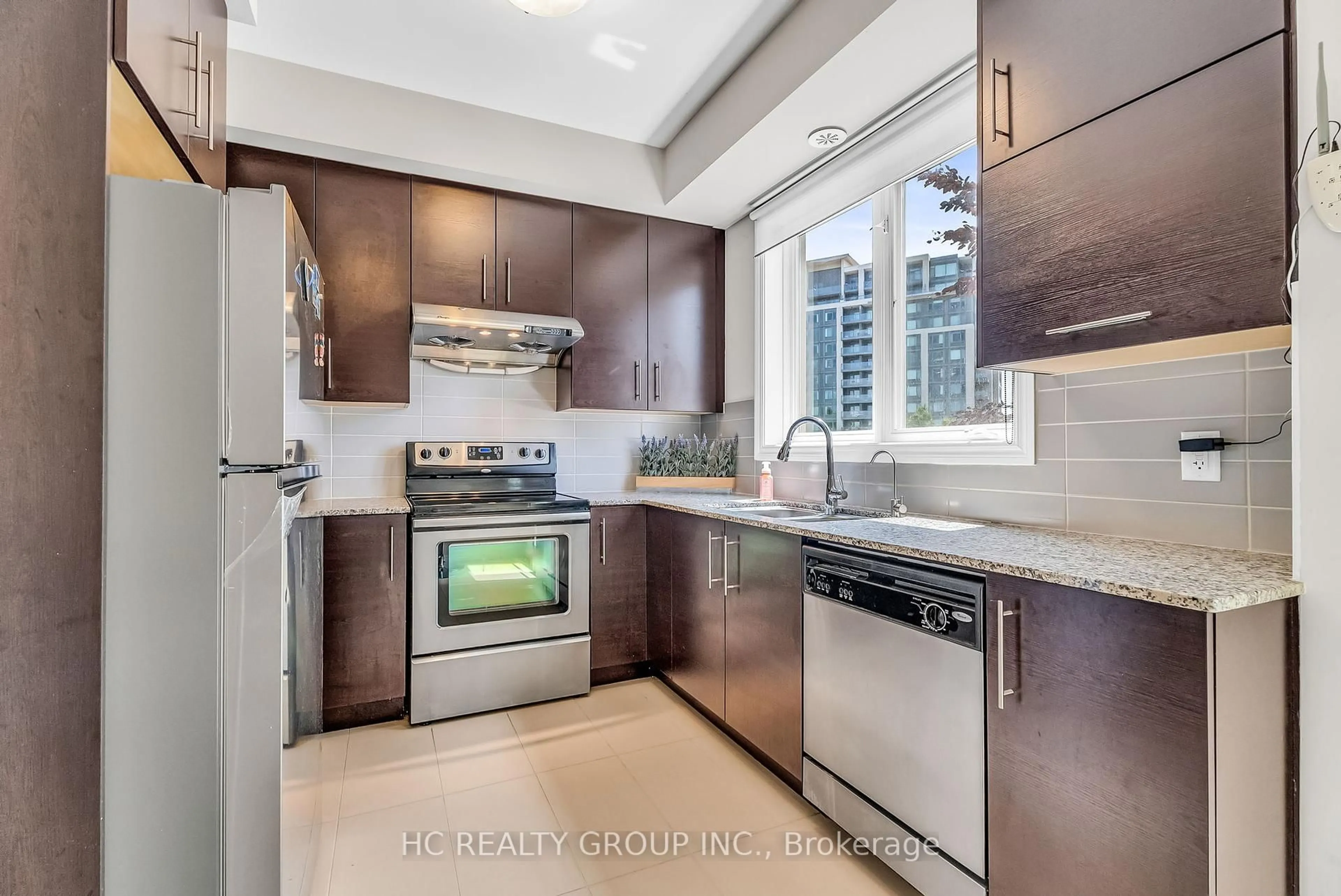 Unknown for 225 South Park Rd #TH6, Markham Ontario L3T 0B6