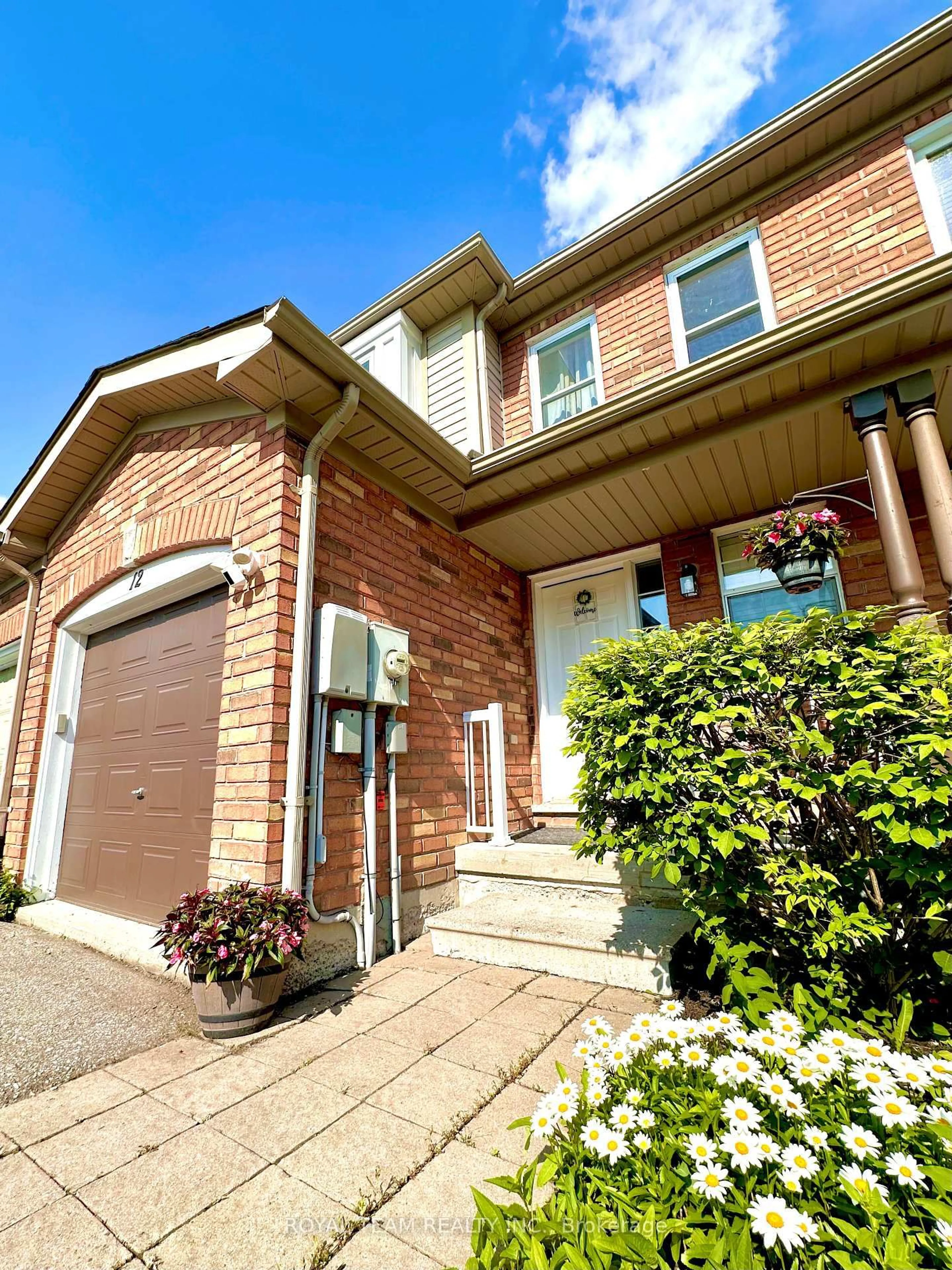 Home with brick exterior material, street for 12 Crittenden Dr, Georgina Ontario L4P 4E7