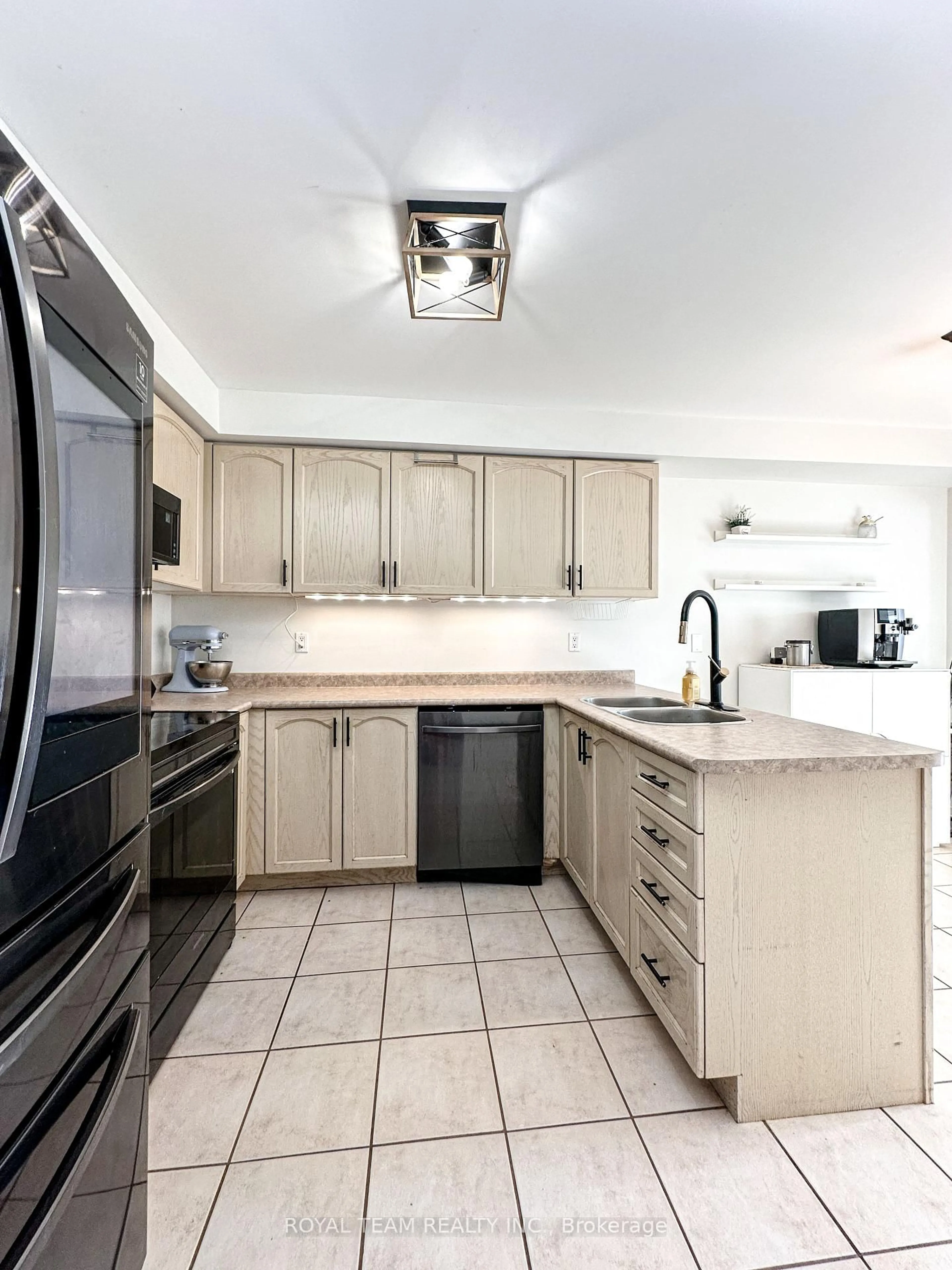 Unknown for 12 Crittenden Dr, Georgina Ontario L4P 4E7