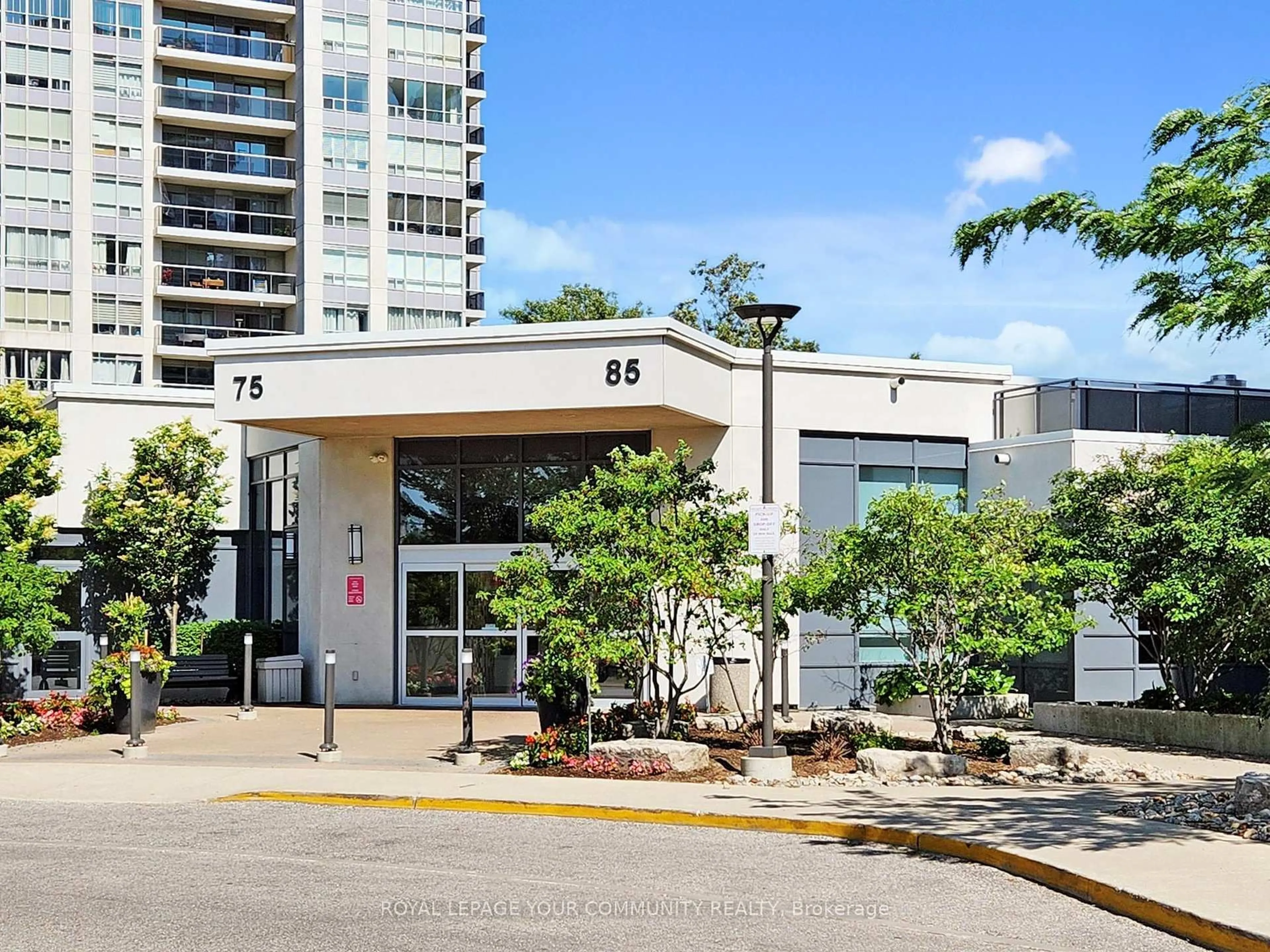 Indoor foyer for 85 North Park Rd #1403, Vaughan Ontario L4J 0H9