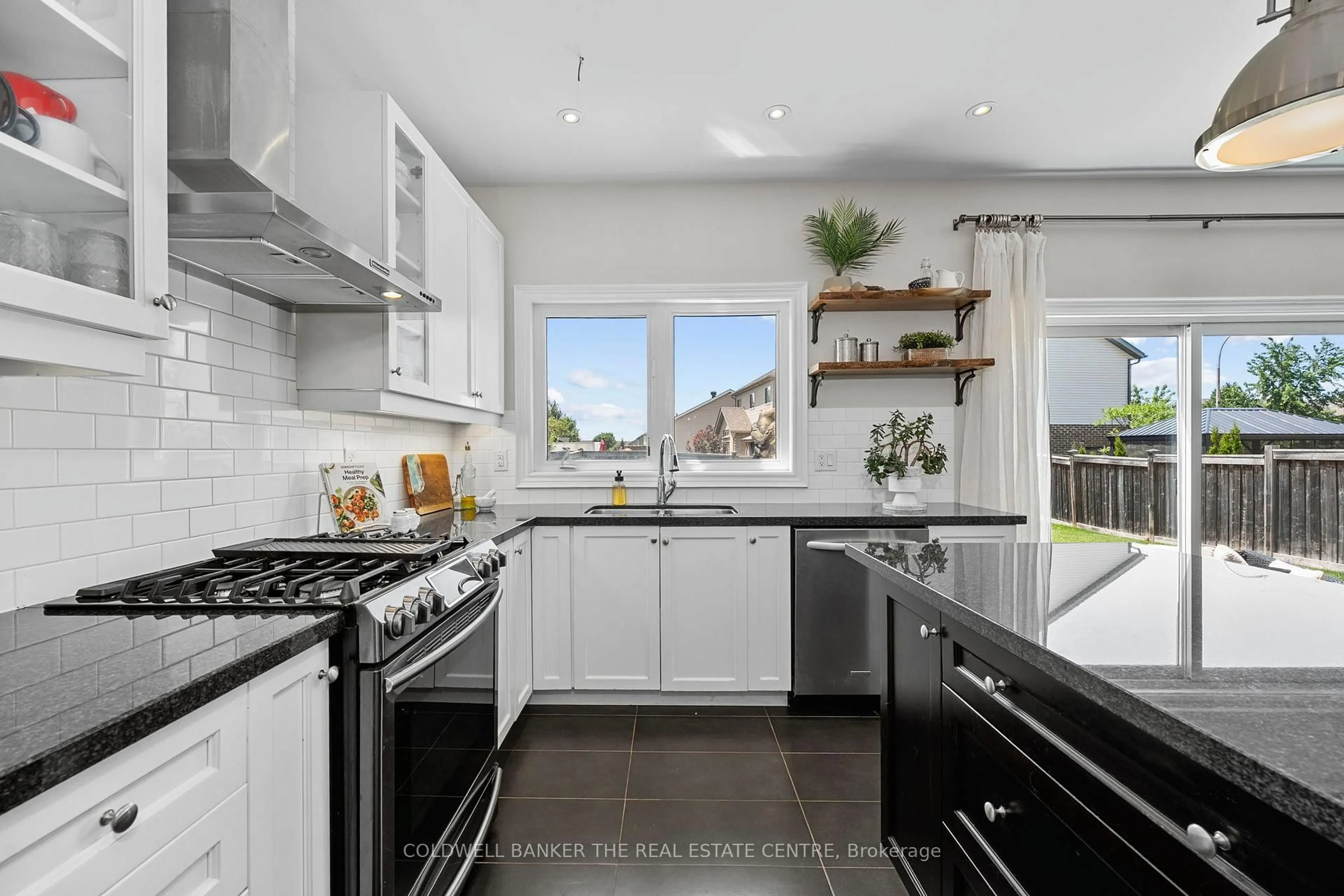 Open concept kitchen, unknown for 264 Church St, New Tecumseth Ontario L9R 1S7