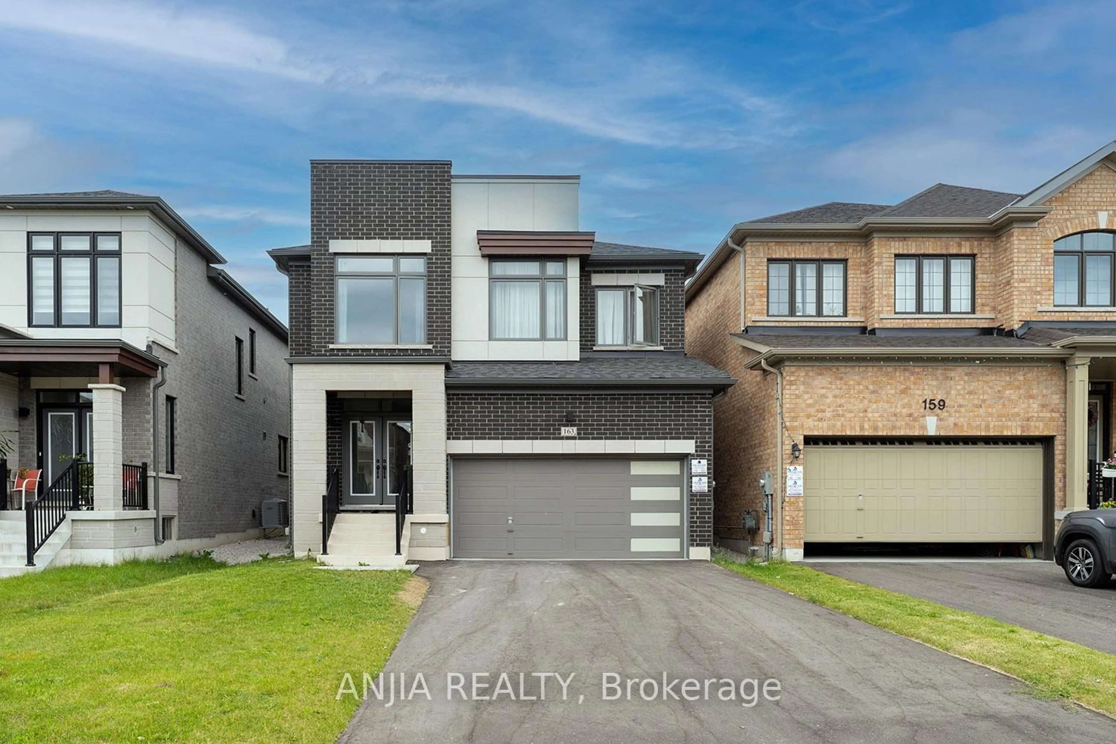 Unknown for 163 Fallharvest Way, Whitchurch-Stouffville Ontario L4A 0R8