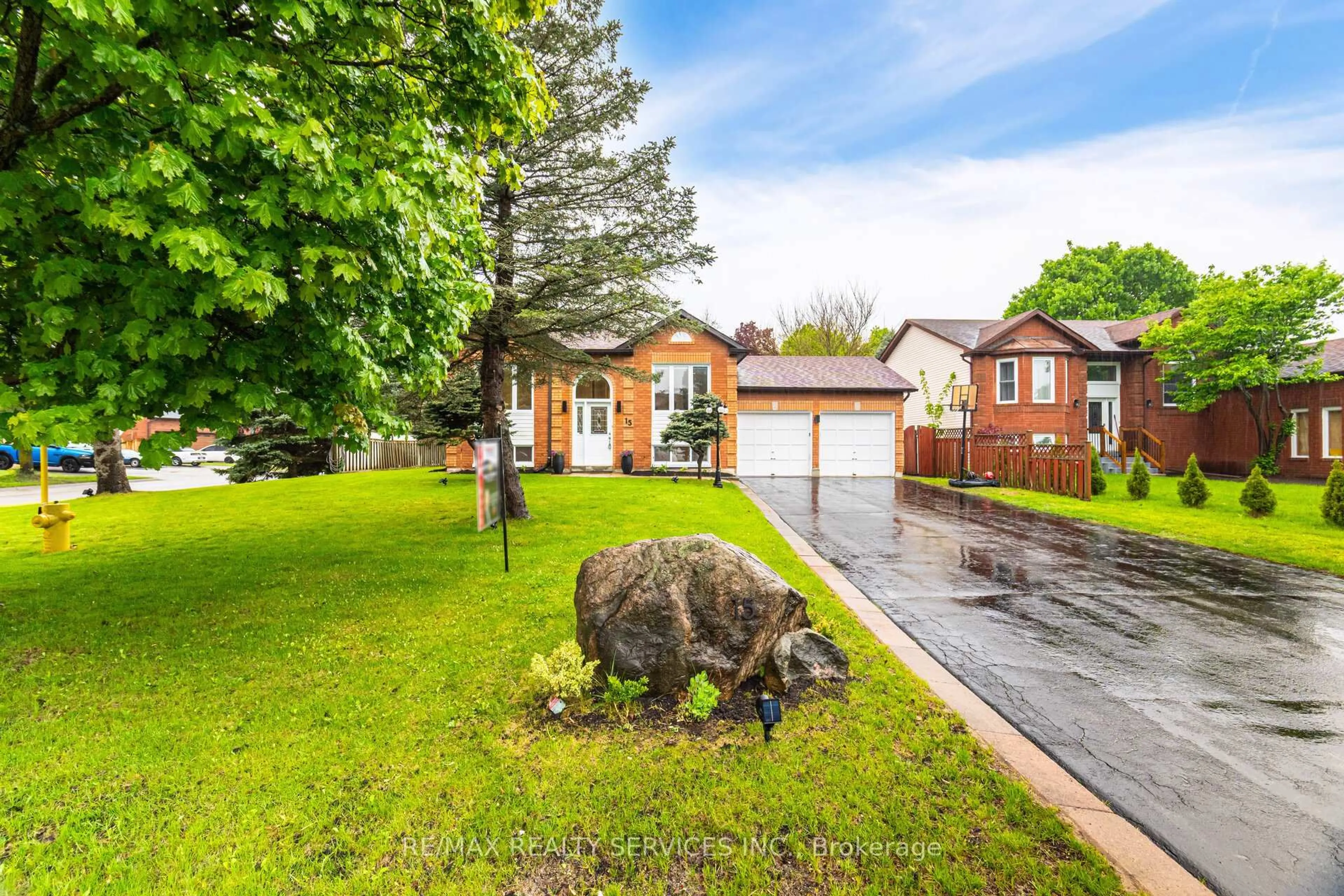 Unknown for 15 Berkar St, Essa Ontario L0M 1B3