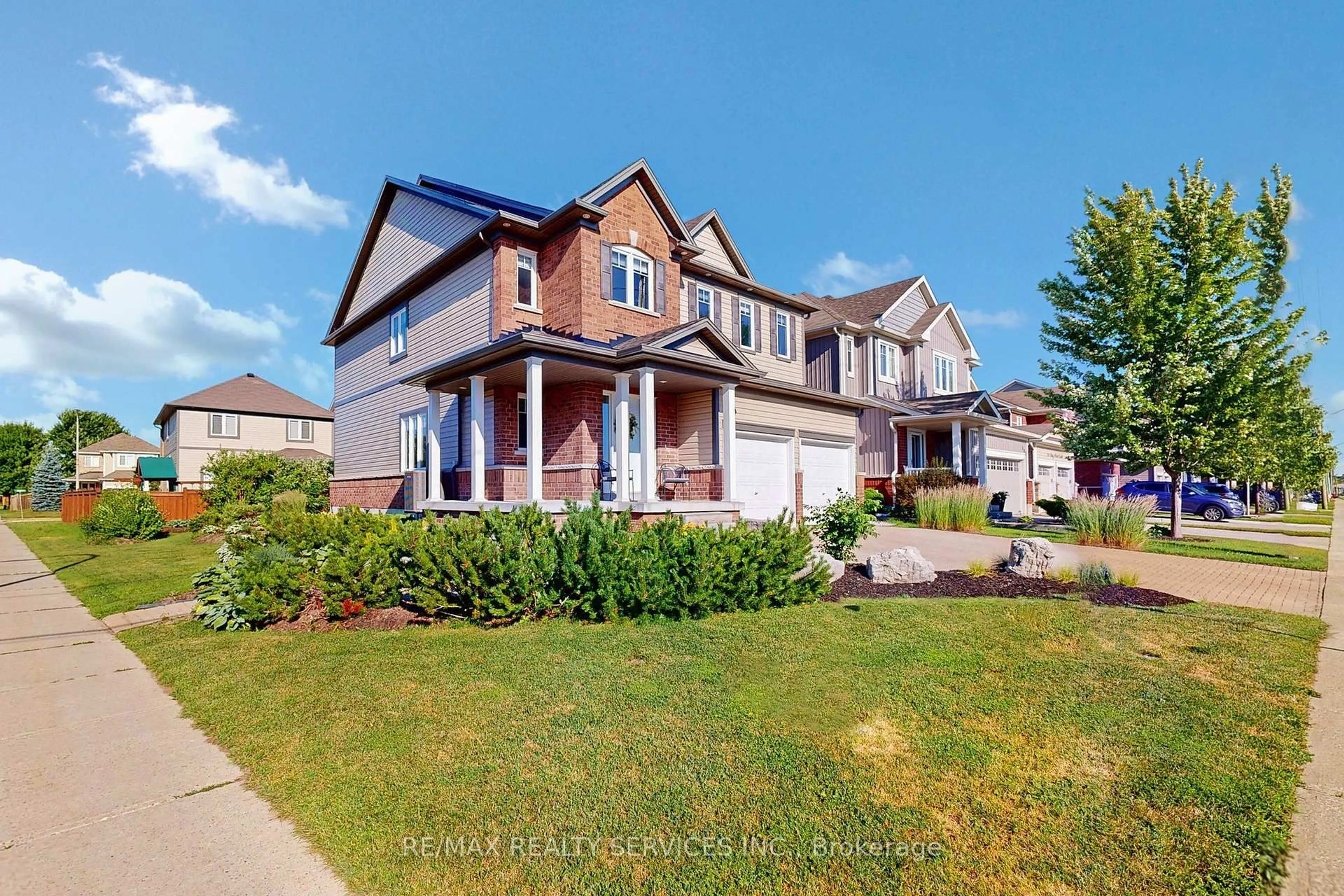 Home with brick exterior material, street for 197 King St, New Tecumseth Ontario L9R 0A8