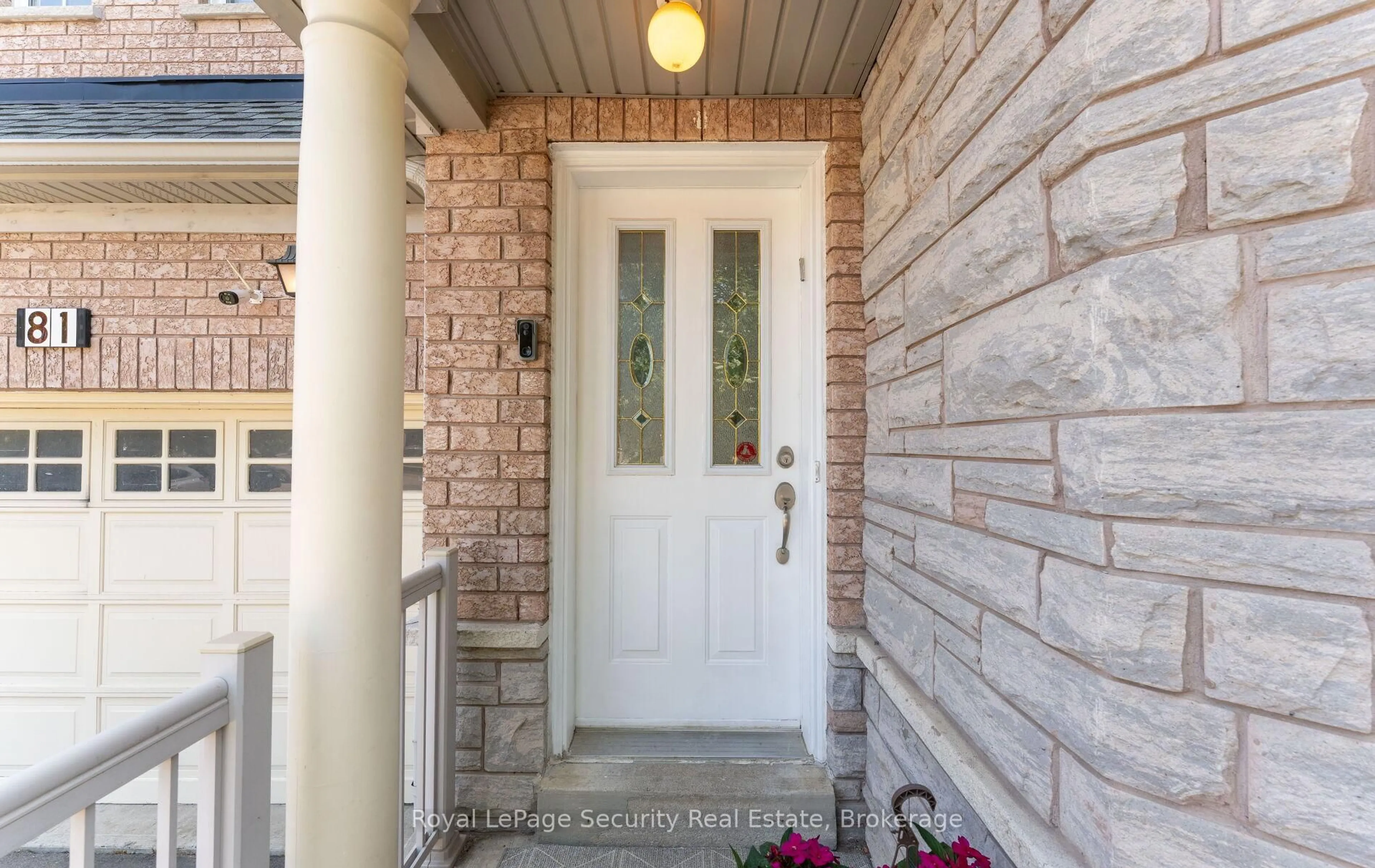 Indoor entryway for 81 Ten Oaks Blvd, Vaughan Ontario L4K 5G3