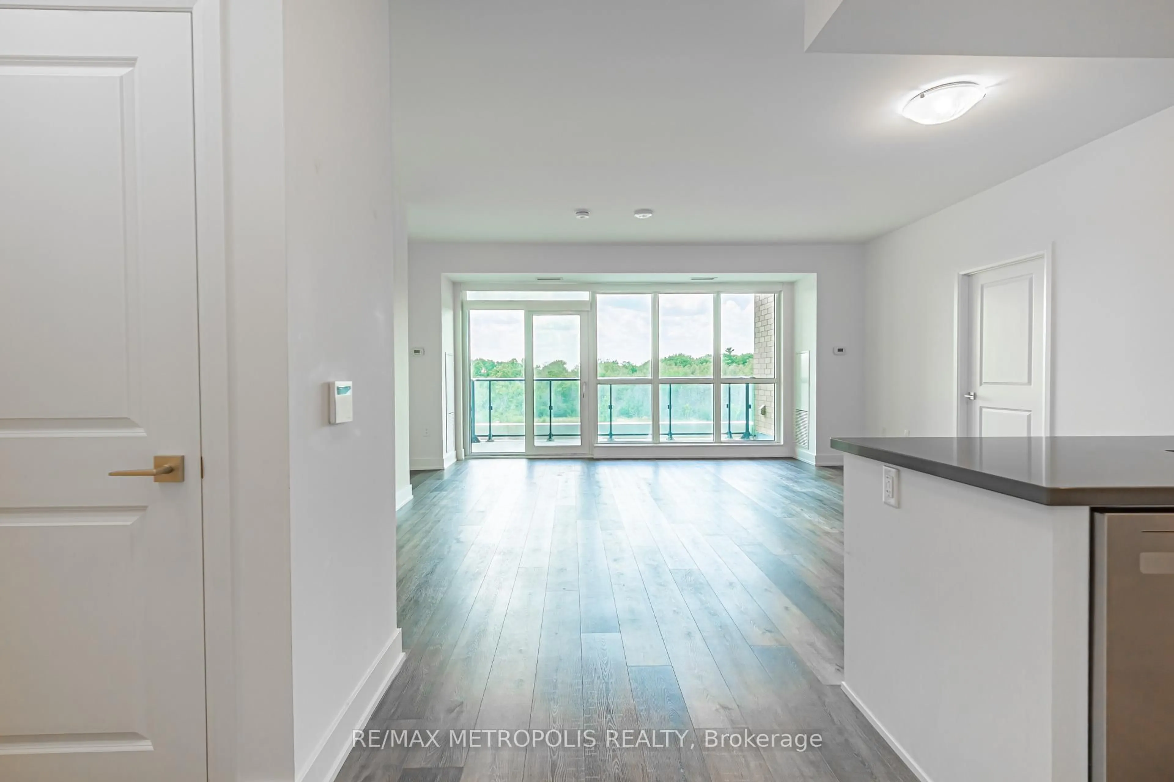 Indoor entryway for 11782 NINTH Line #413A, Whitchurch-Stouffville Ontario L4A 5E9