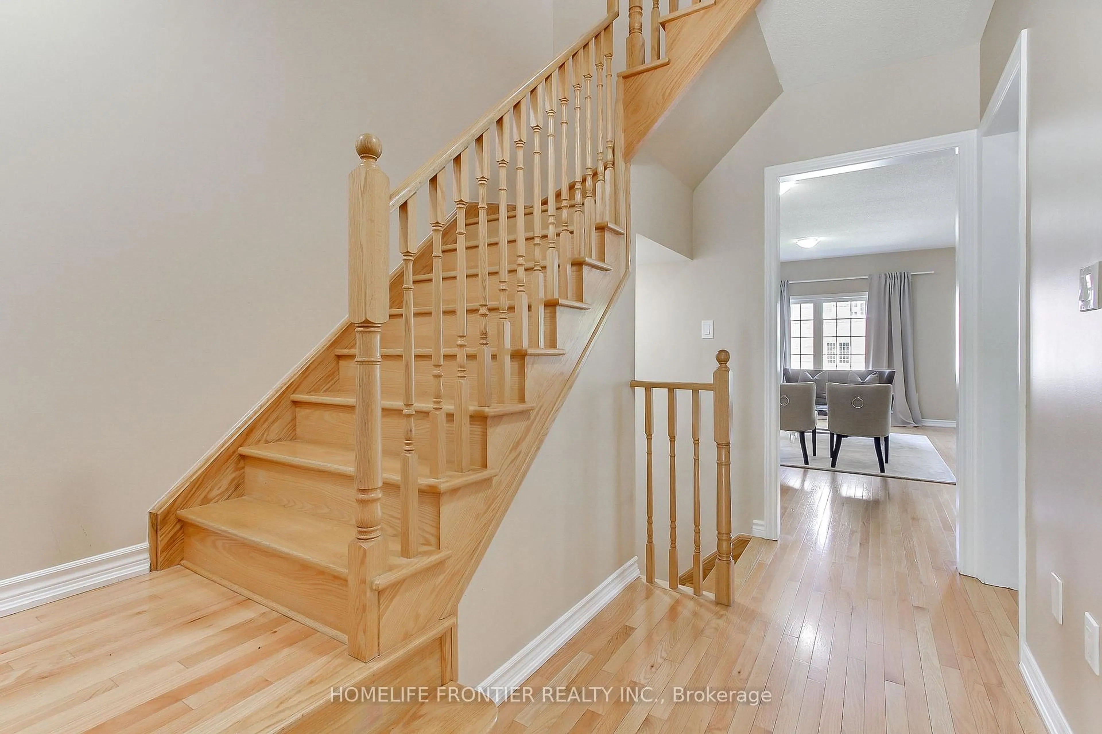 Stairs for 162 Verdi Rd, Richmond Hill Ontario L4E 0Z6