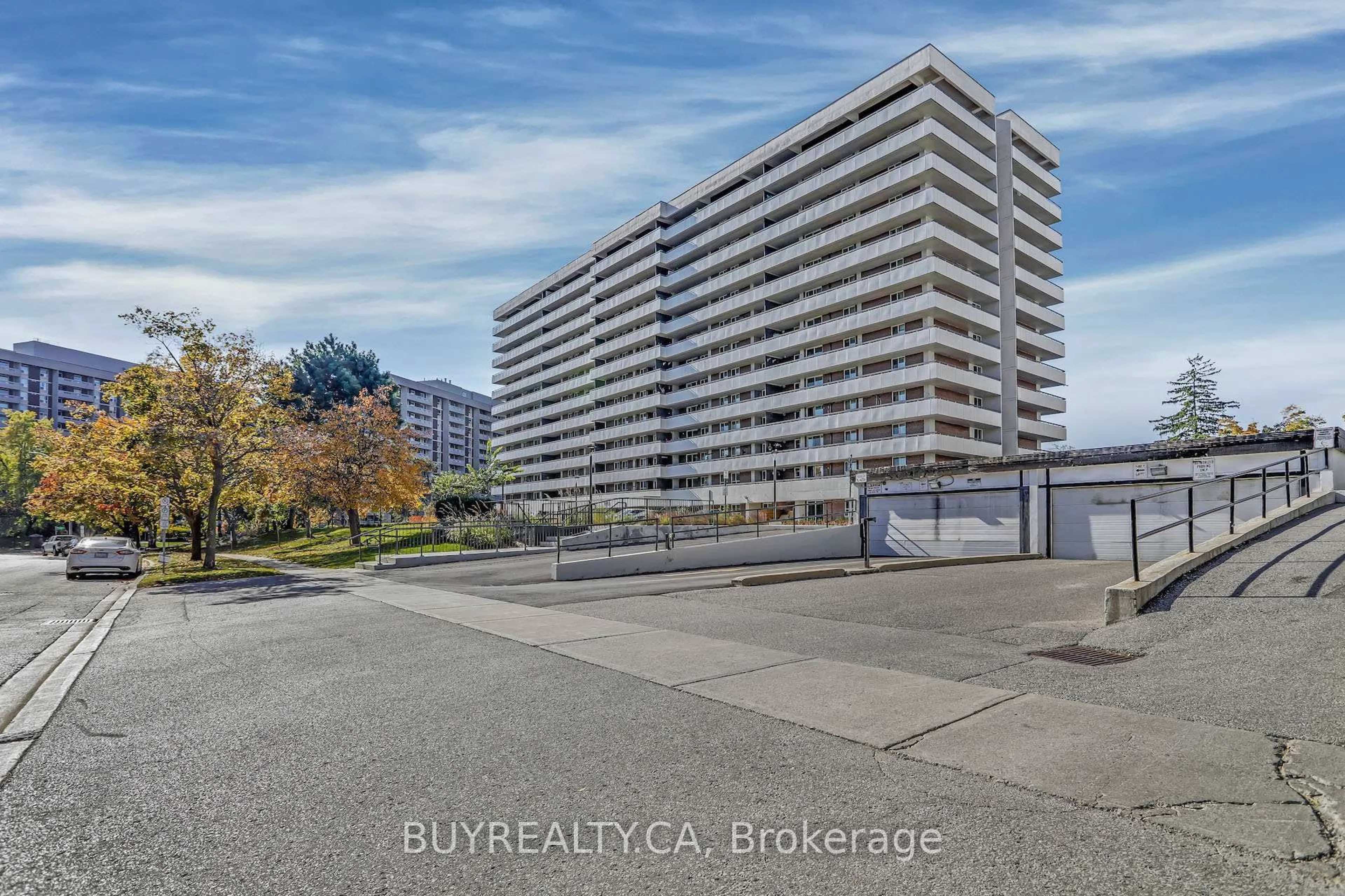 A pic from outside/outdoor area/front of a property/back of a property/a pic from drone, unknown for 80 Inverlochy Blvd #710, Markham Ontario L3T 4P3