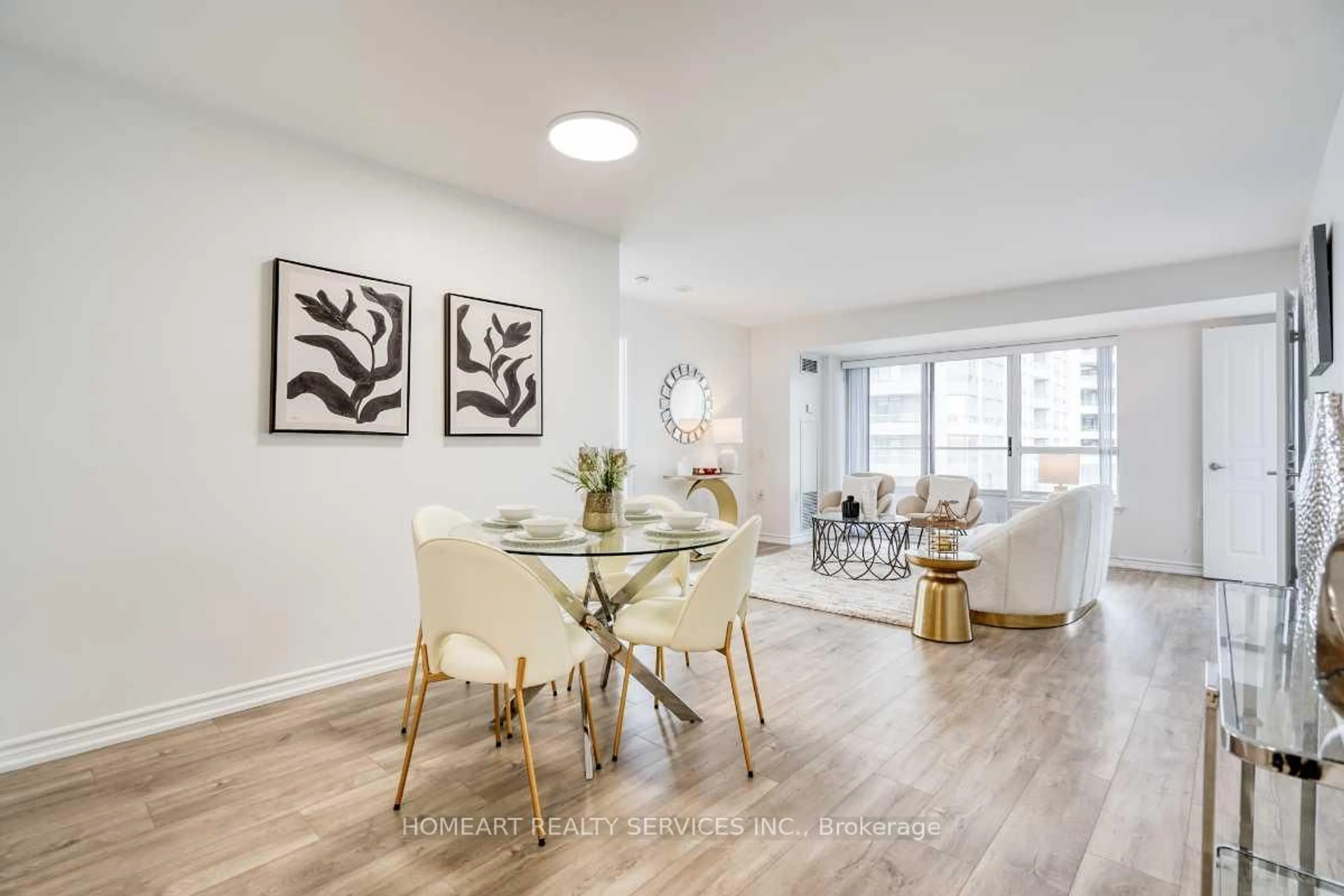 Dining room, wood/laminate floor for 9015 Leslie St #616, Richmond Hill Ontario L4B 4J8