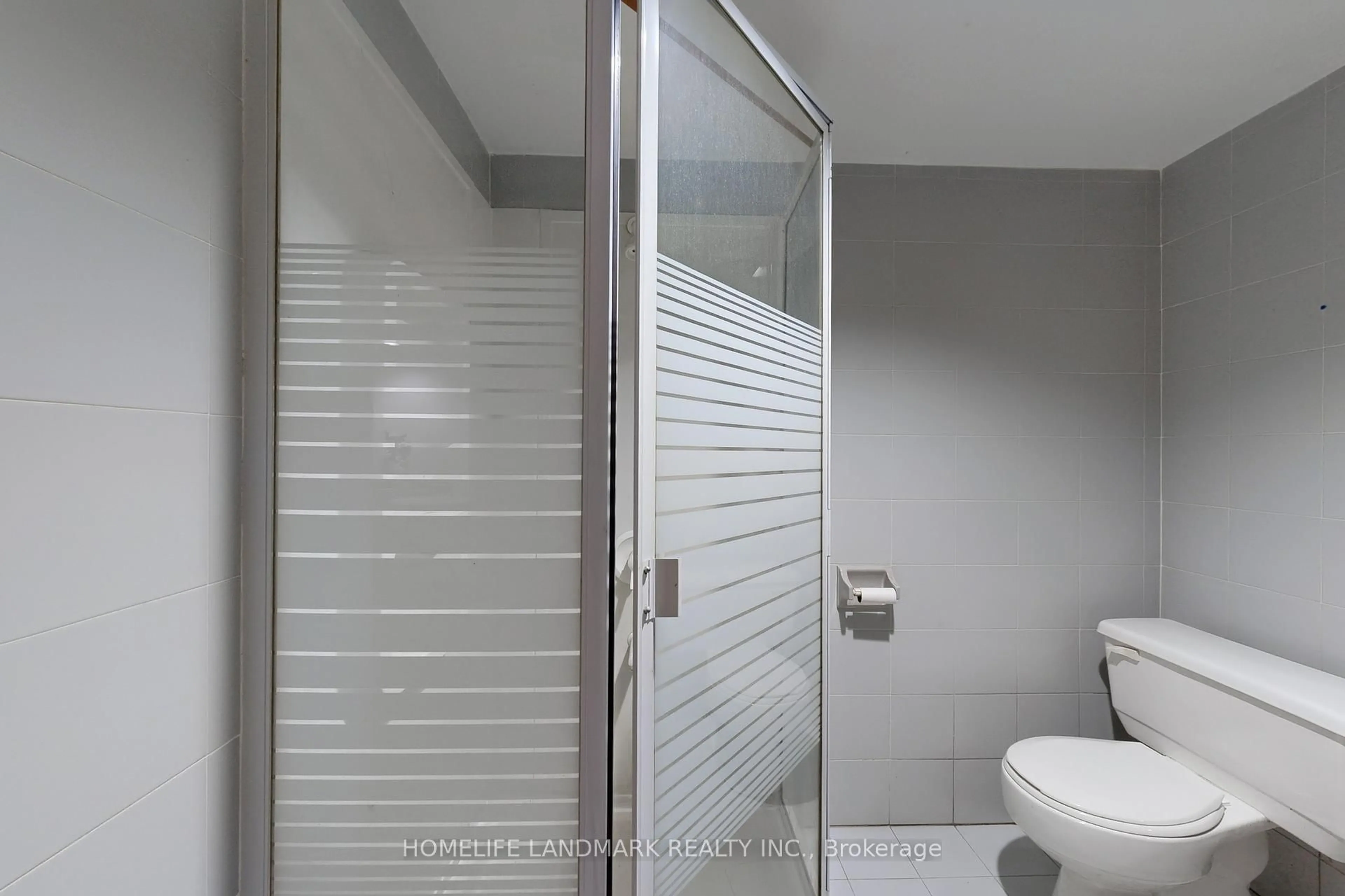 Standard bathroom, ceramic/tile floor for 7 Lancashire Rd, Markham Ontario L3R 8K9